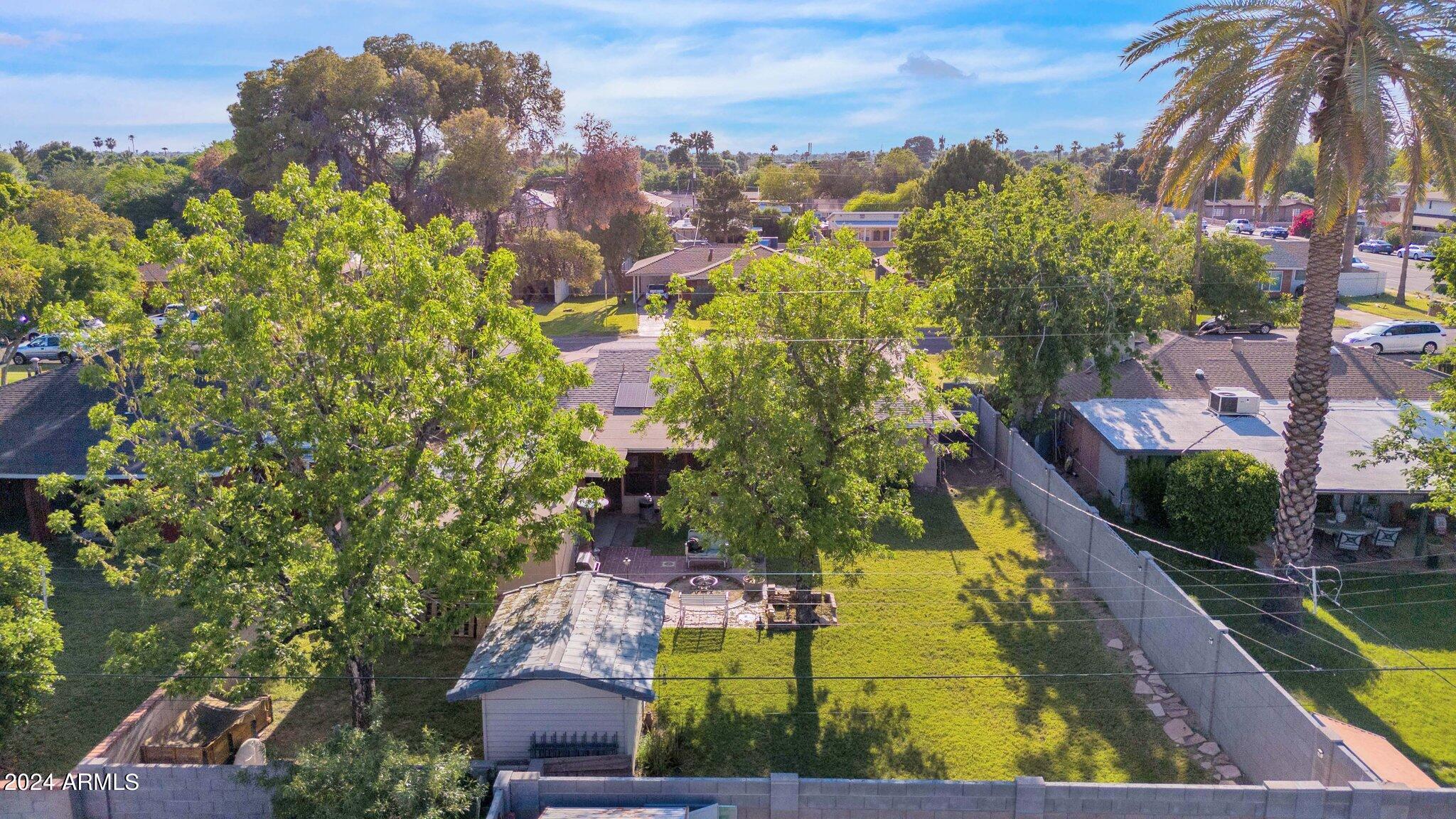 6827 N 14TH Place