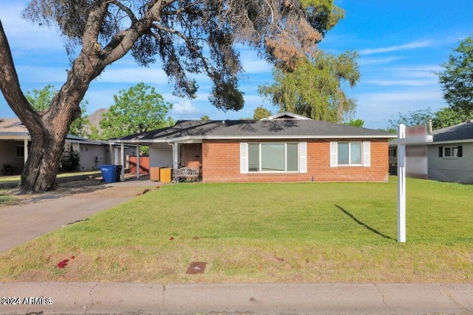 6827 N 14TH Place