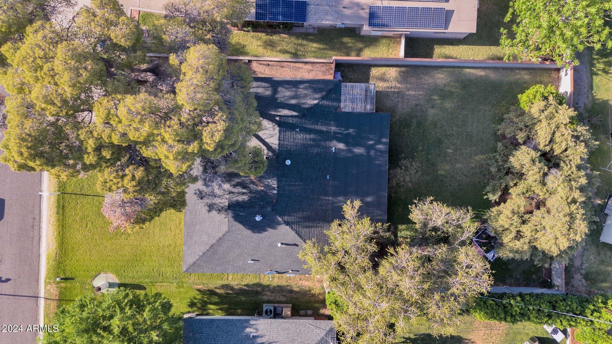6827 N 14TH Place