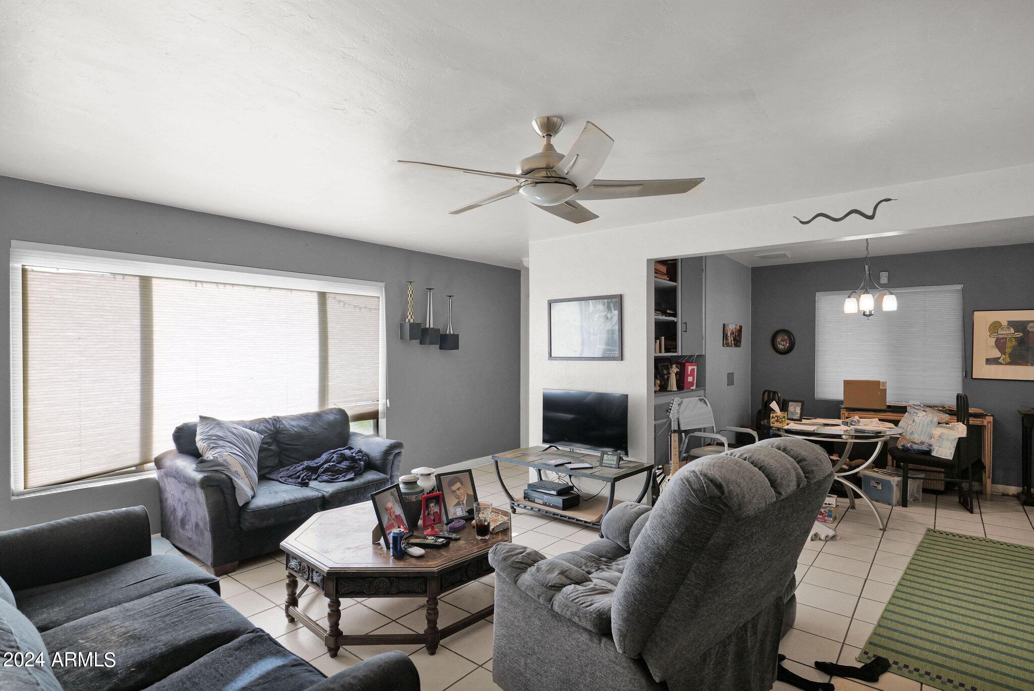 6827 N 14TH Place