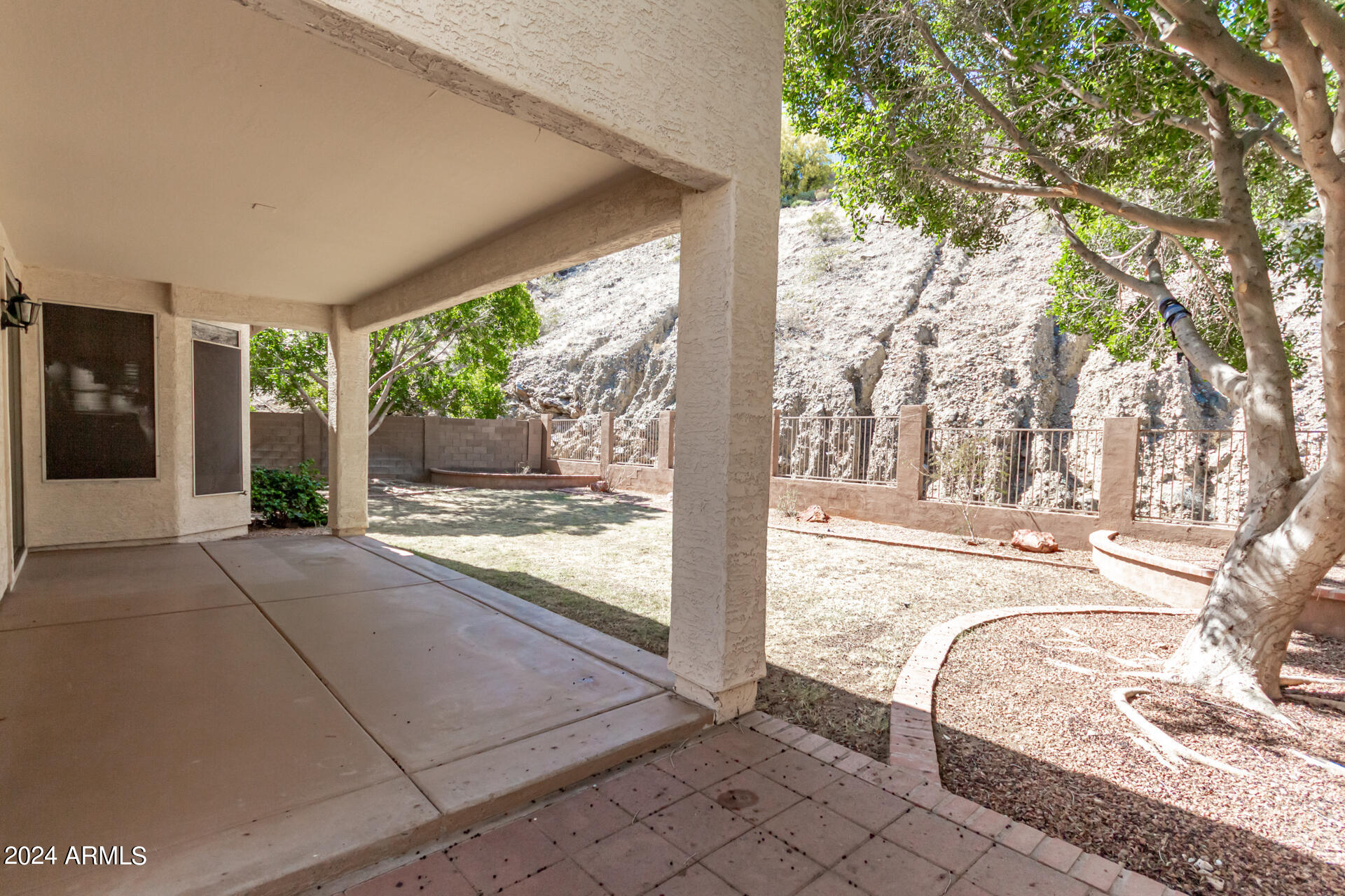 732 E HIDDENVIEW Drive