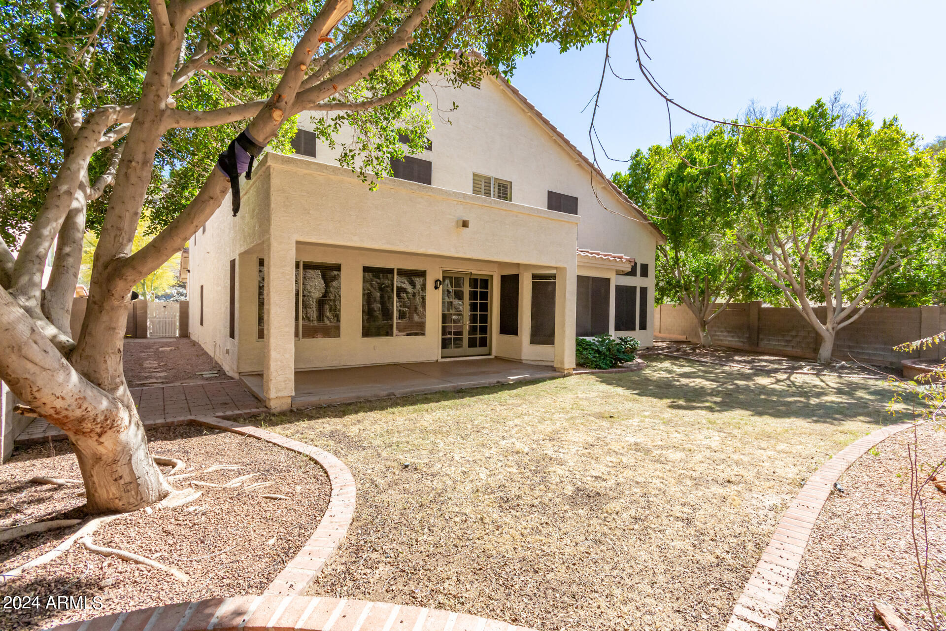 732 E HIDDENVIEW Drive
