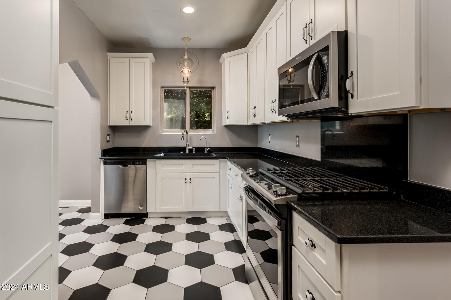 40 W MEDLOCK Drive