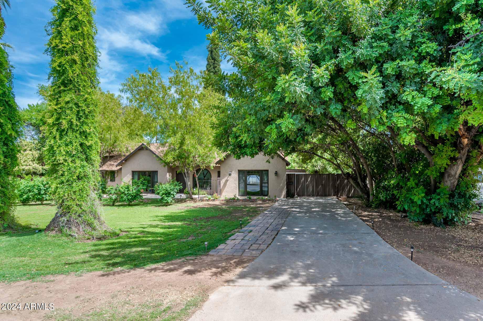 40 W MEDLOCK Drive