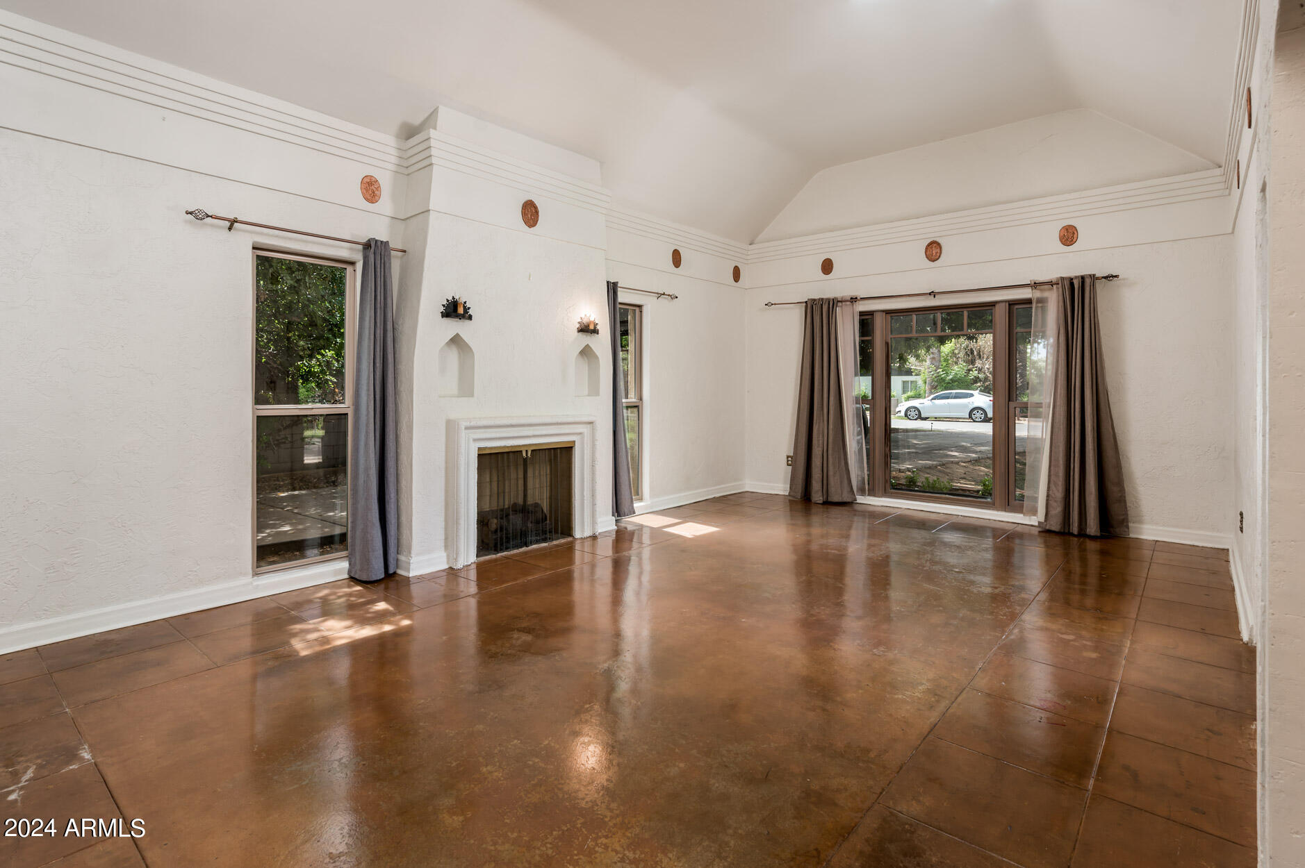 40 W MEDLOCK Drive