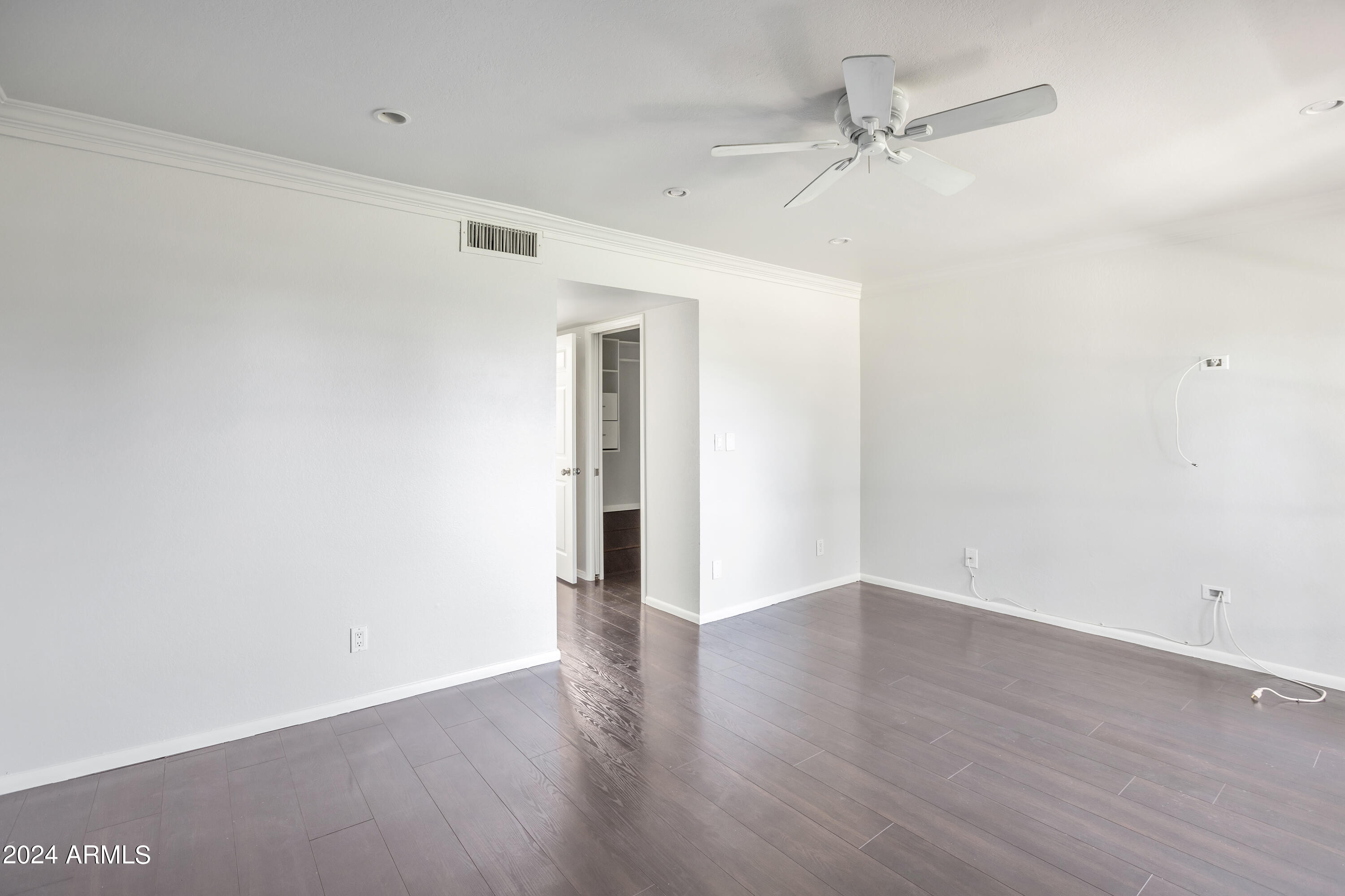 3021 E Rose Lane