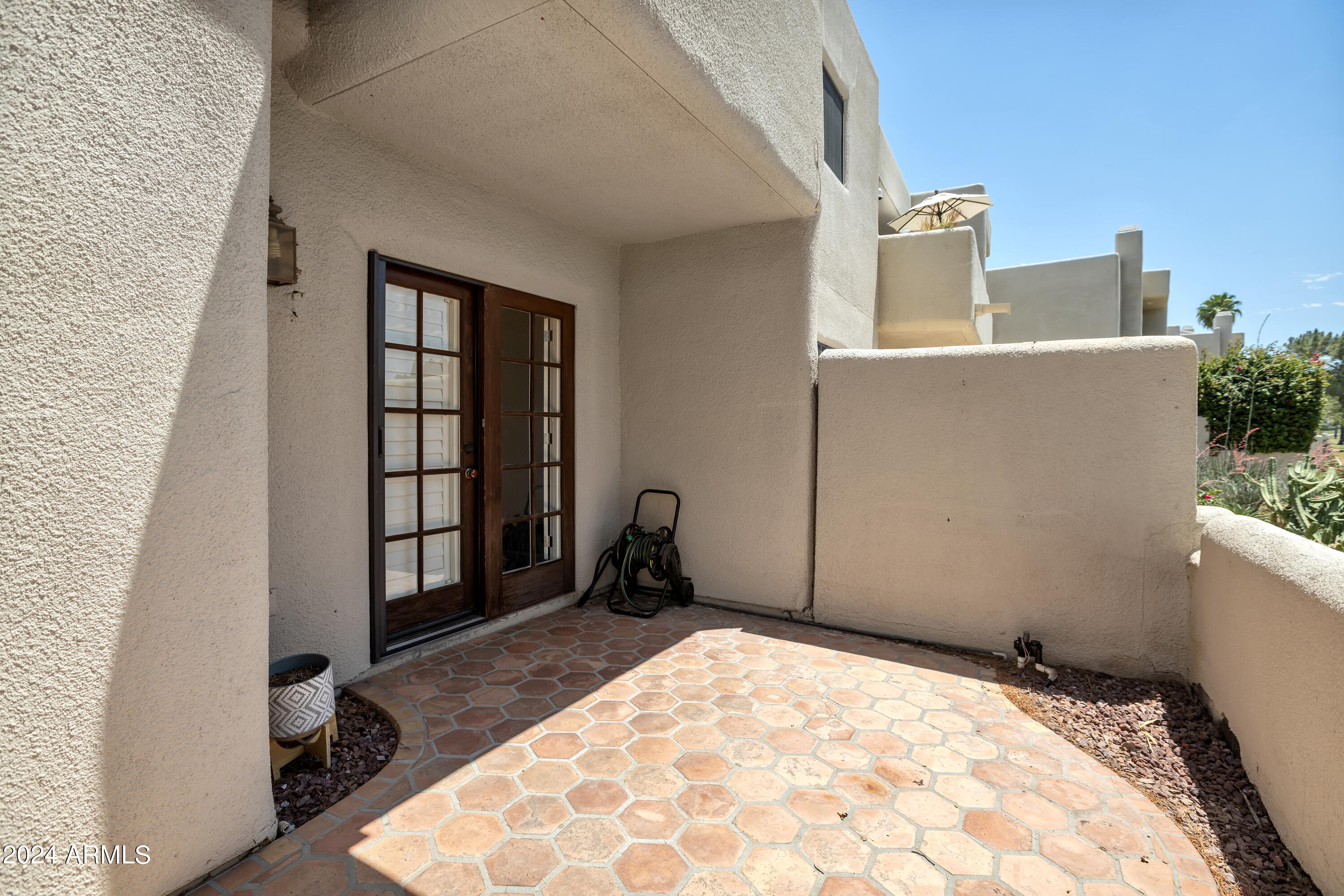 3021 E Rose Lane