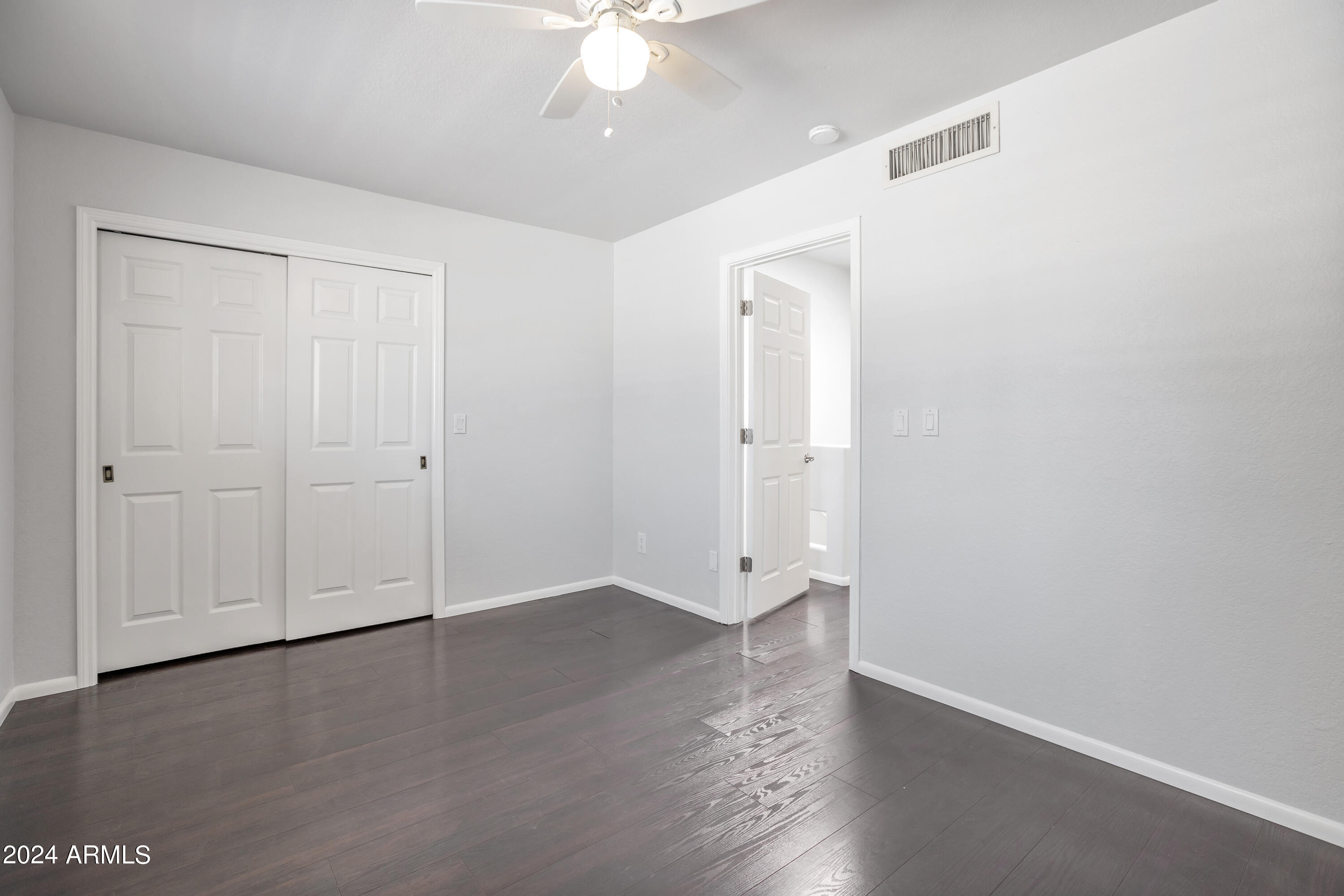 3021 E Rose Lane