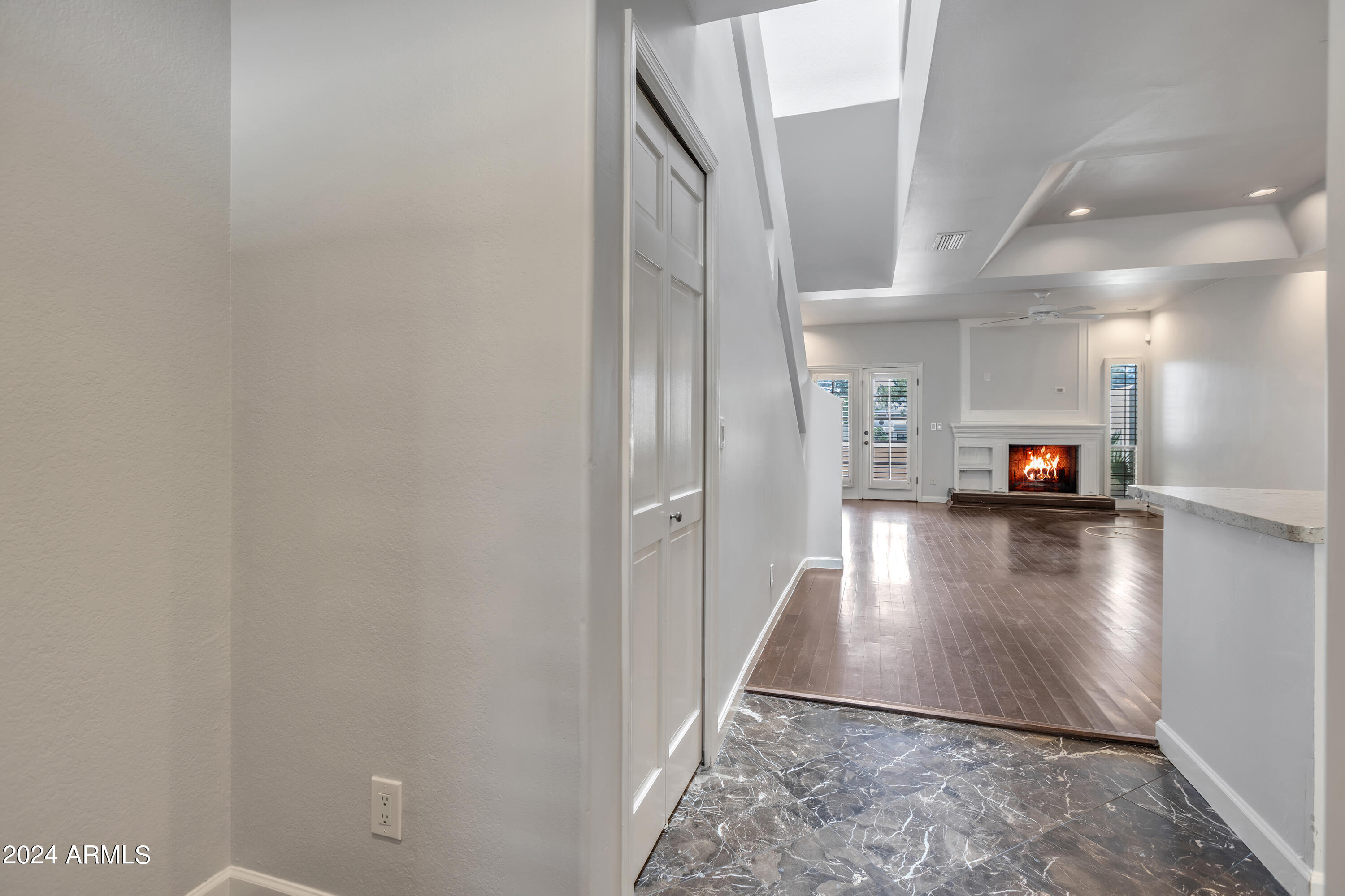 3021 E Rose Lane
