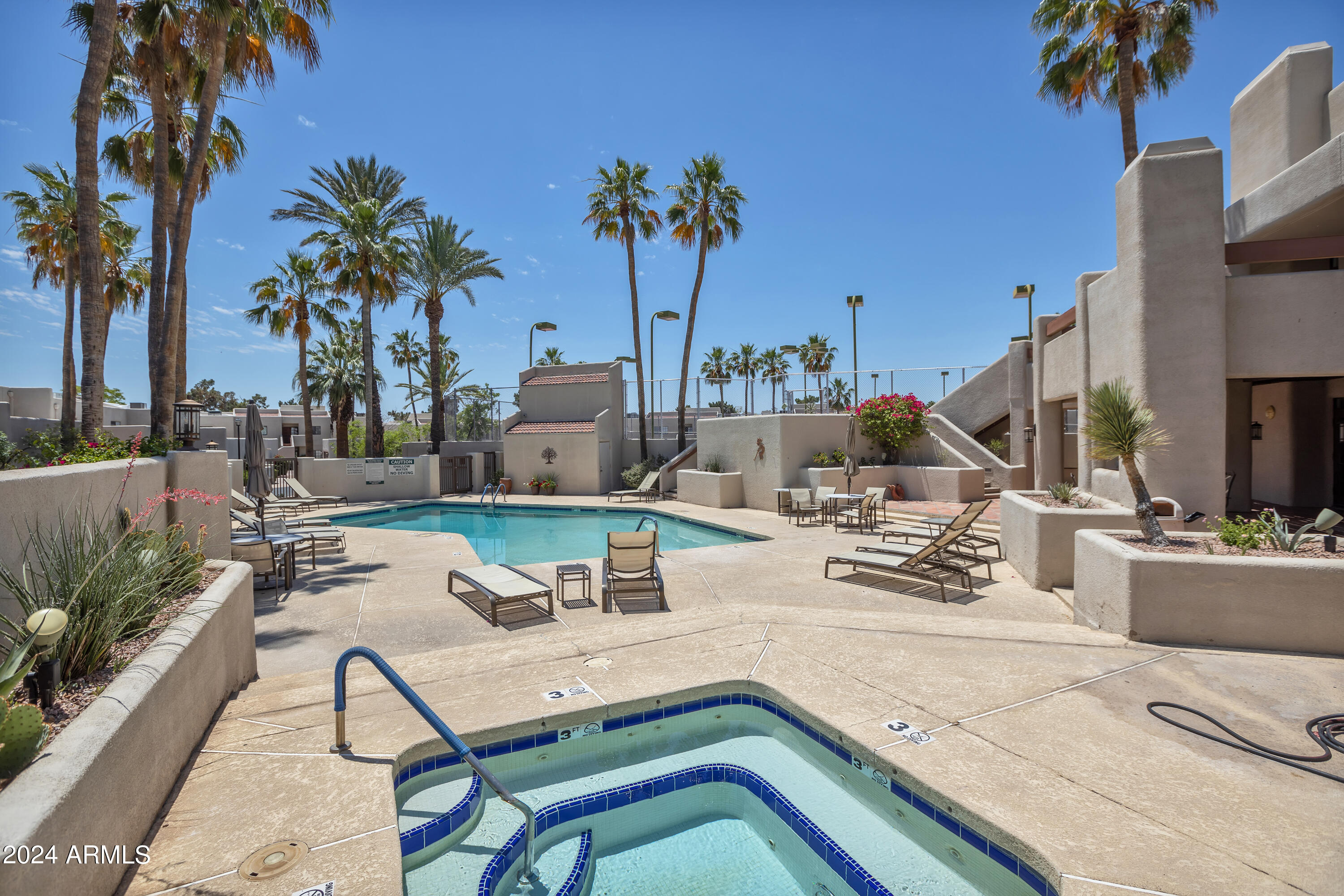 3021 E Rose Lane