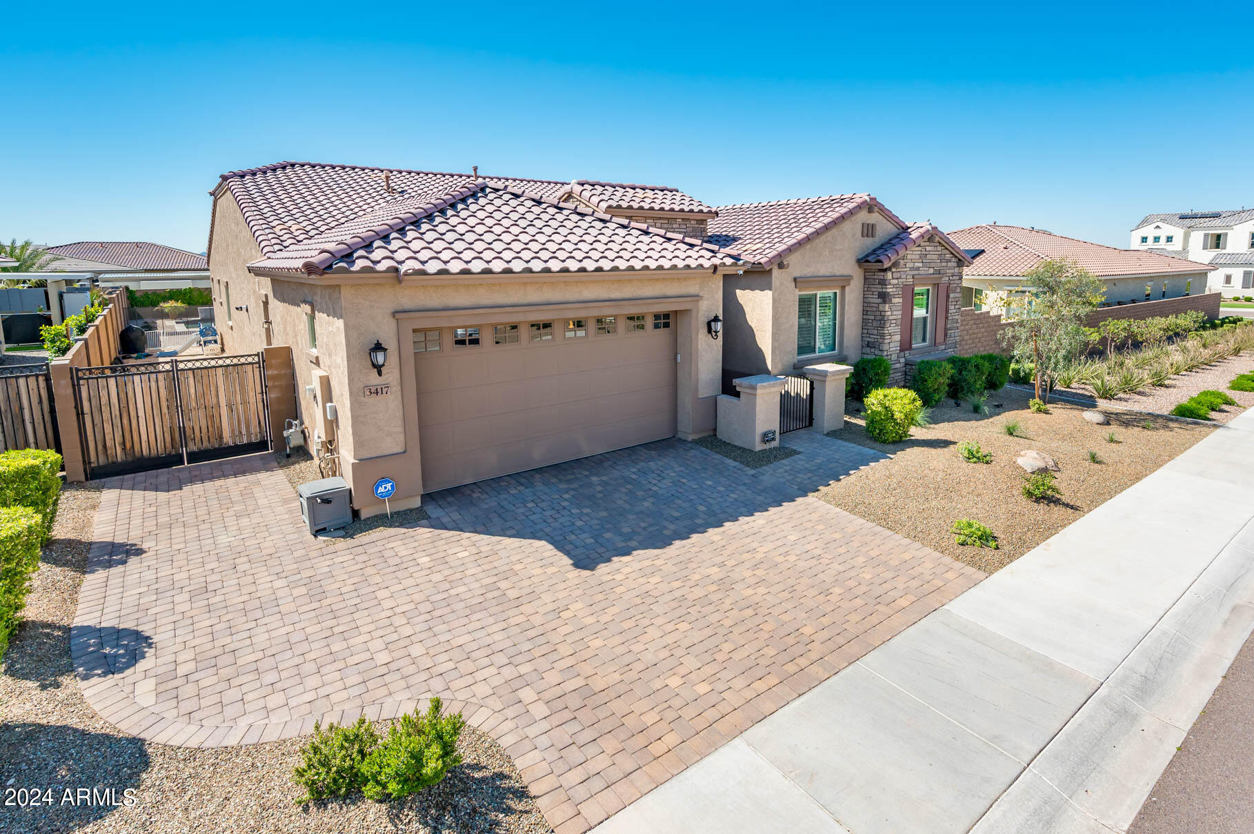 3417 E DALEY Lane