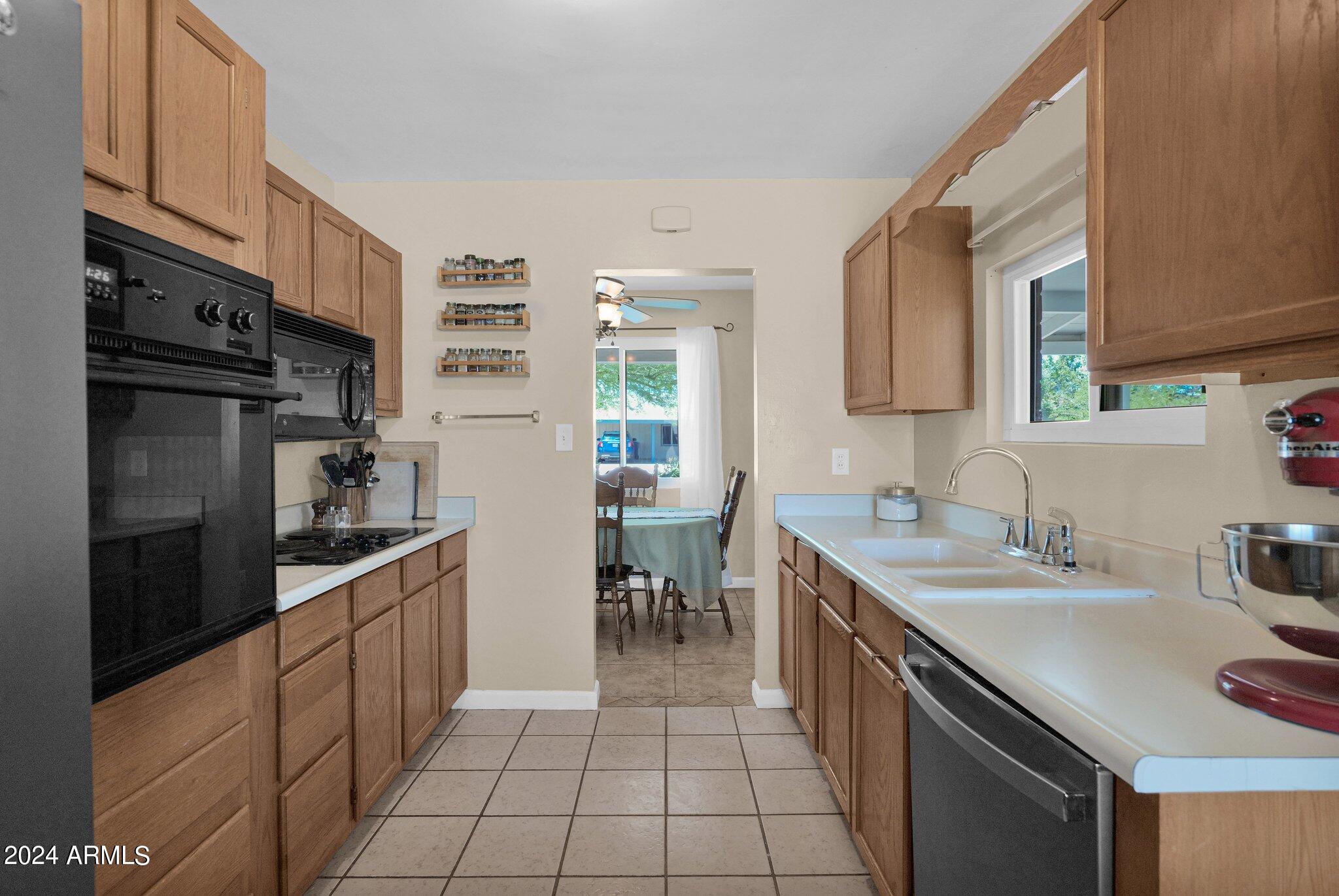 1512 W 5TH Street