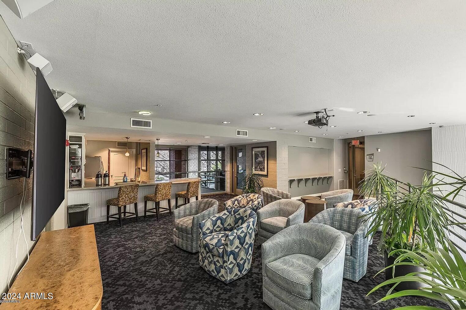 1701 E COLTER Street 478