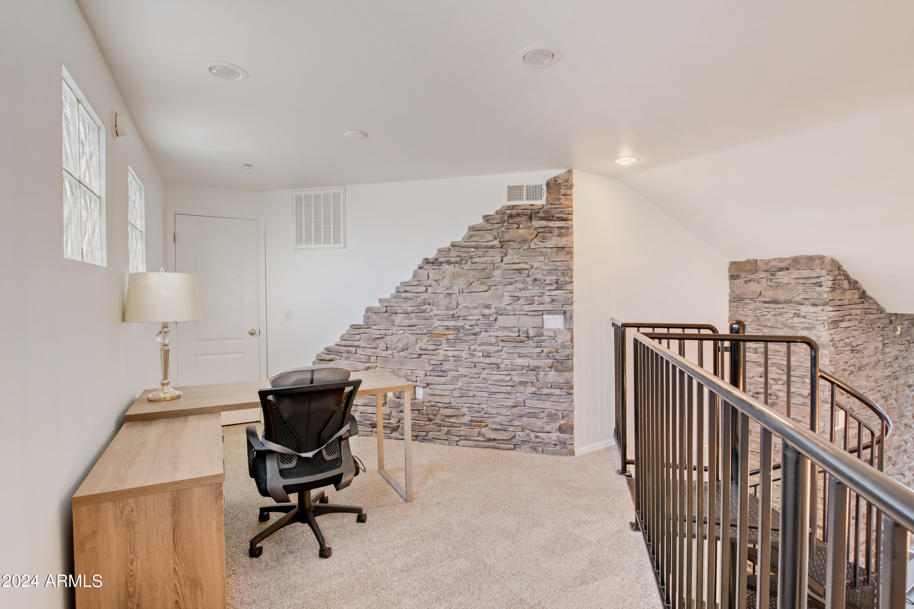 1701 E COLTER Street 478