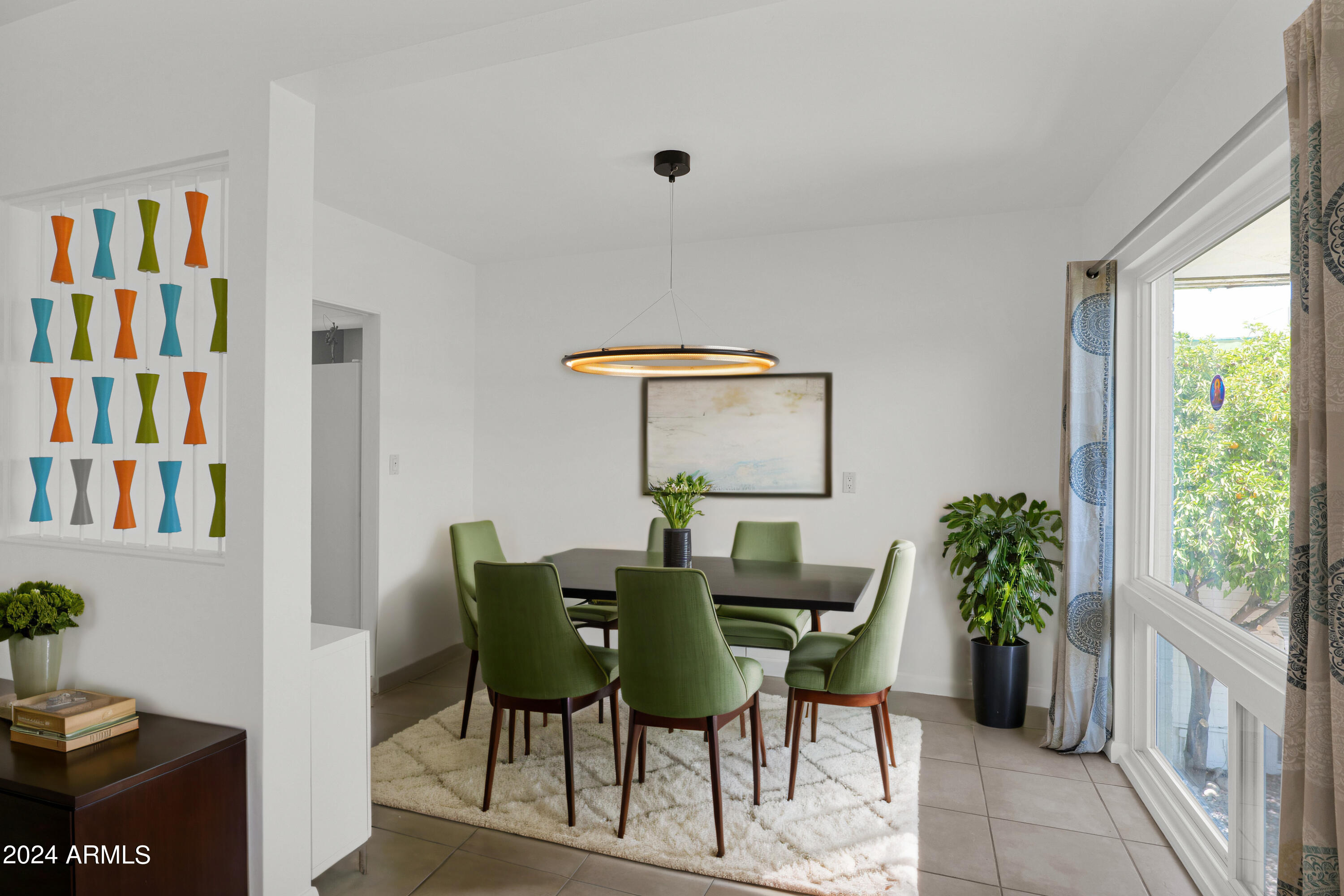 102 W MARYLAND Avenue, A2