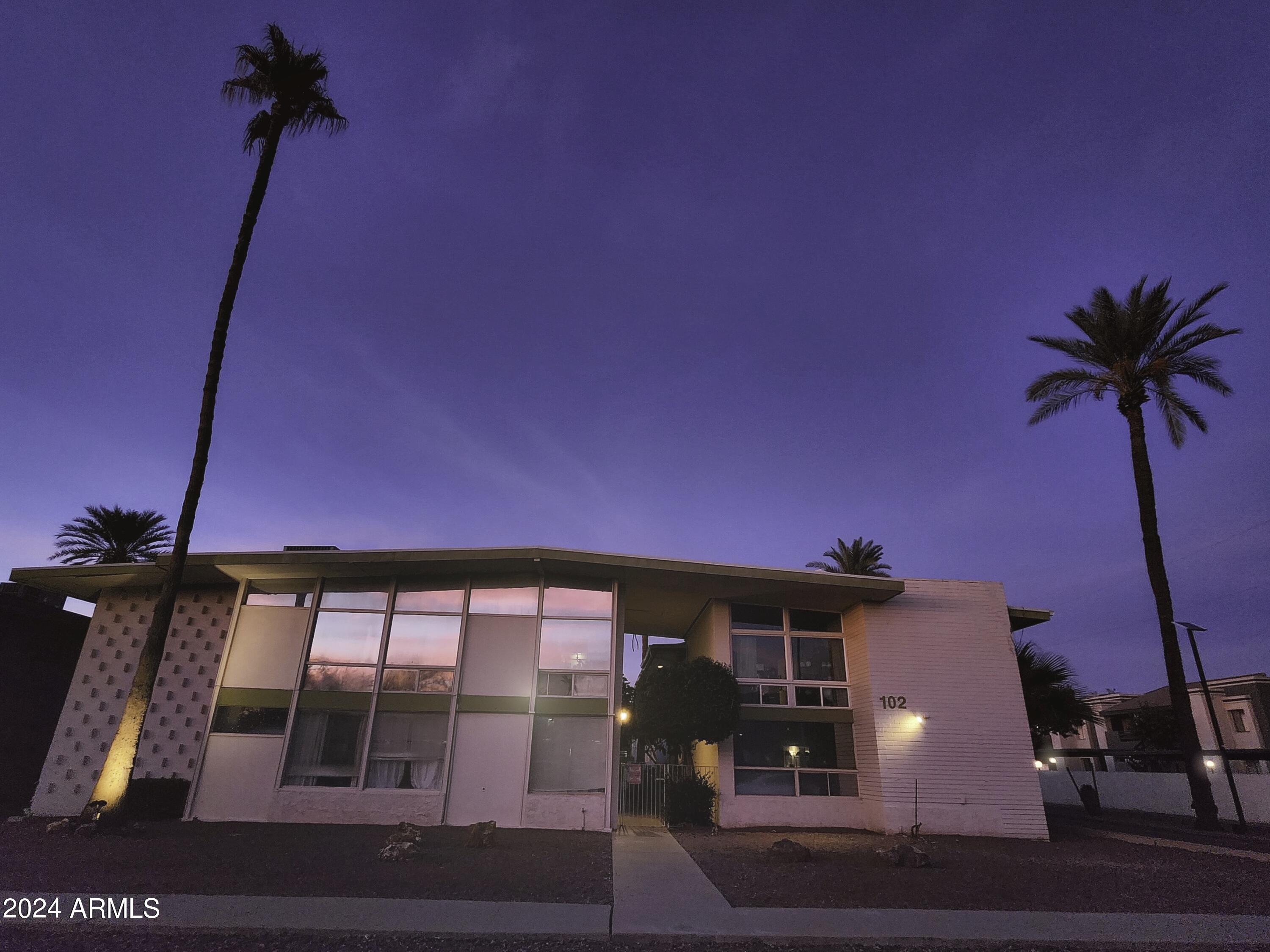 102 W MARYLAND Avenue, A2