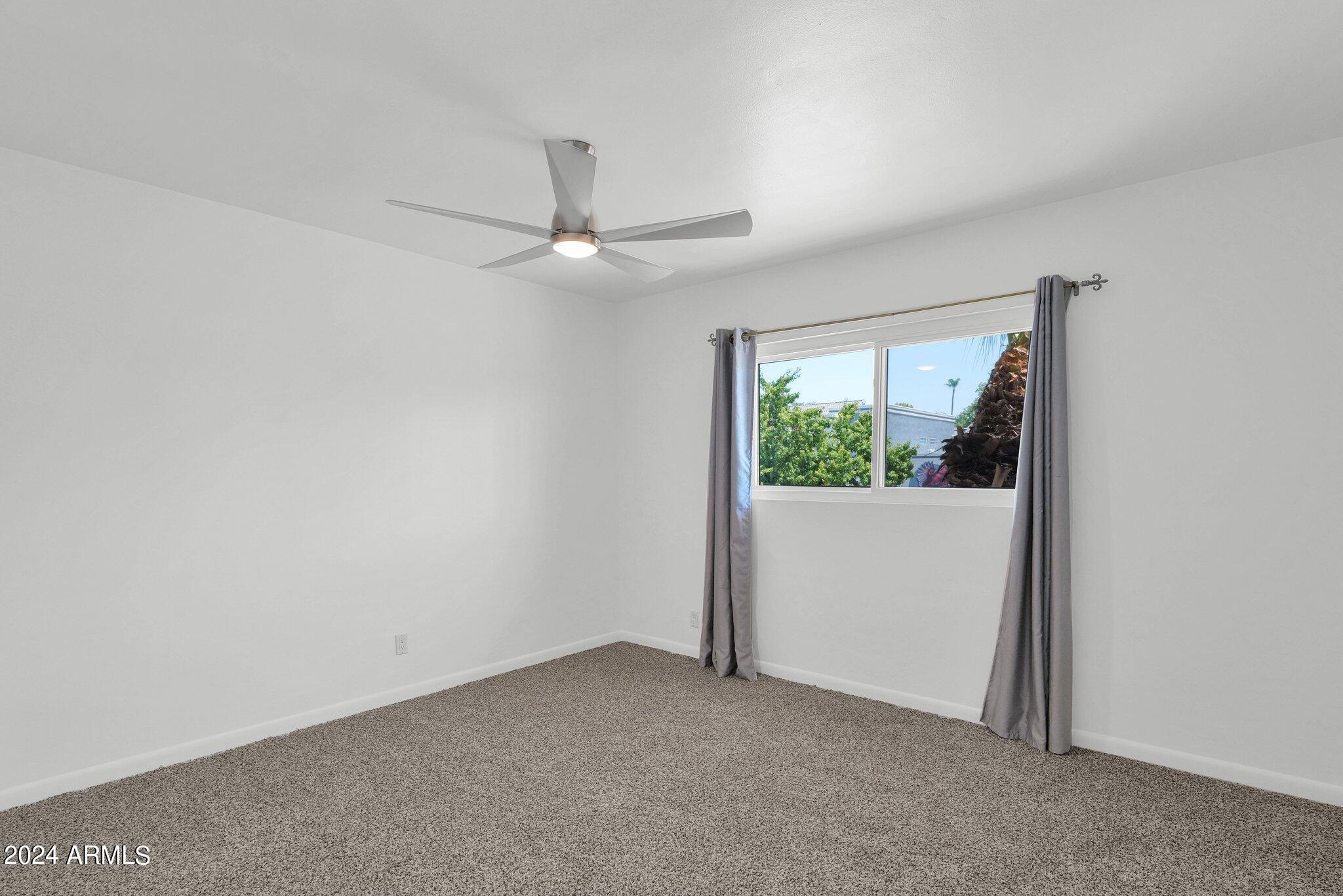 102 W MARYLAND Avenue, A2