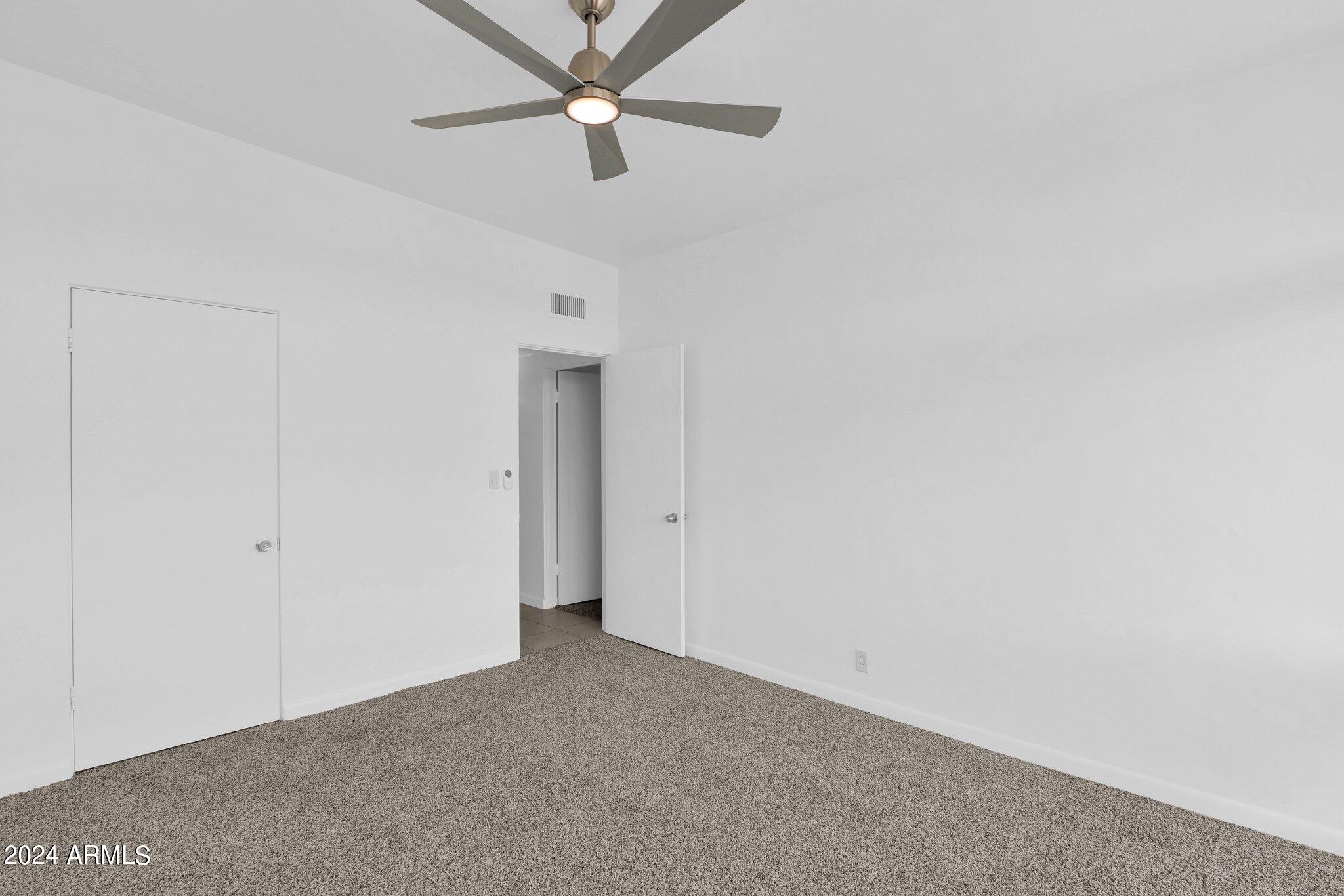102 W MARYLAND Avenue, A2