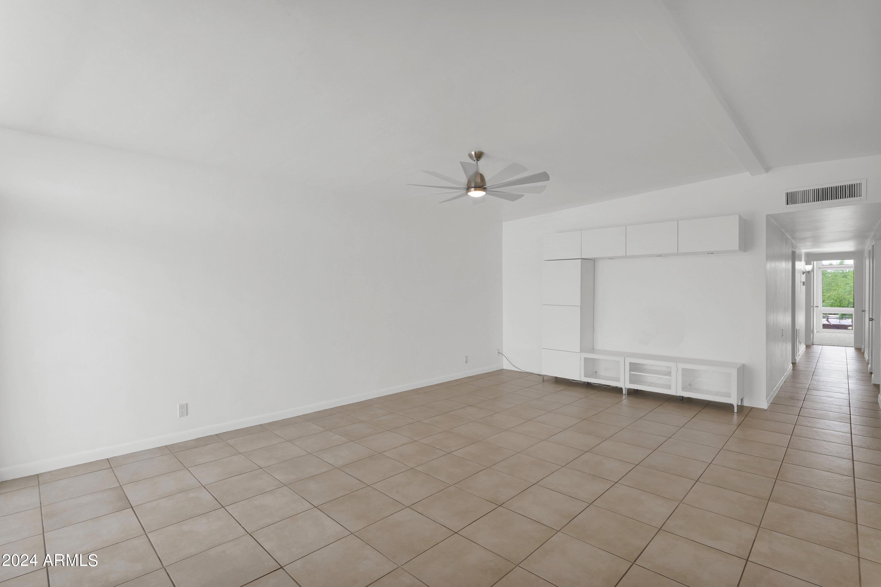 102 W MARYLAND Avenue, A2