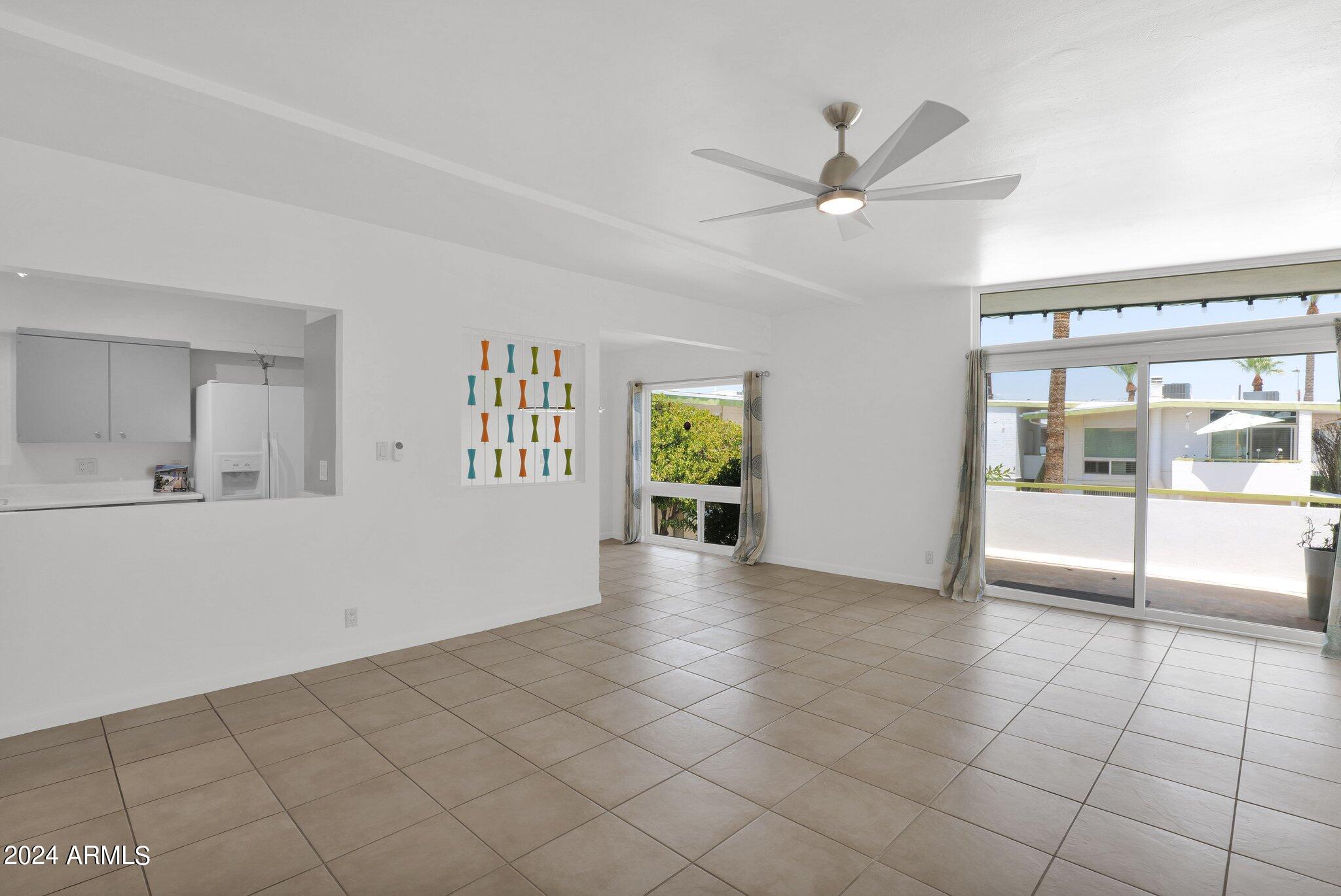 102 W MARYLAND Avenue, A2