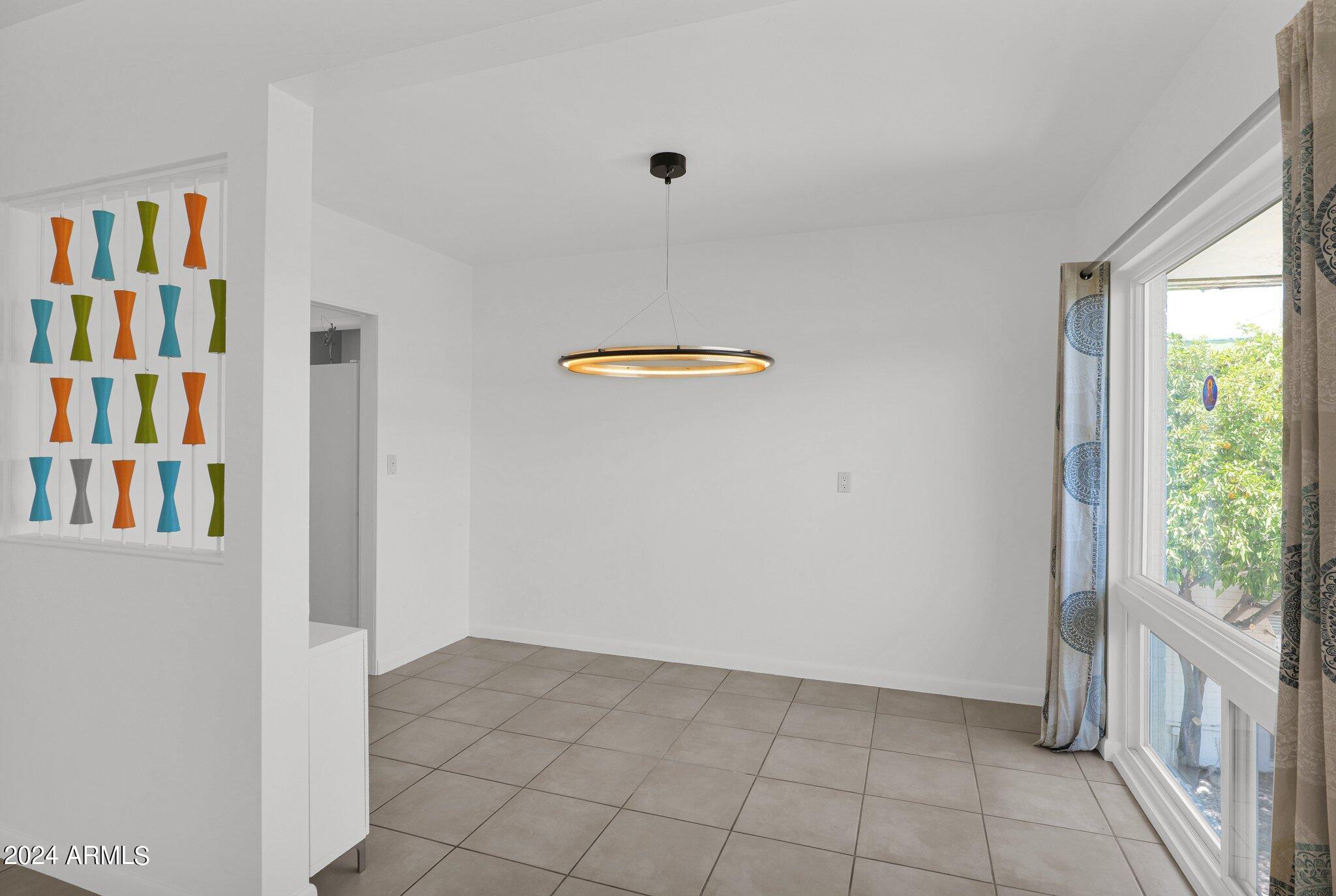 102 W MARYLAND Avenue, A2