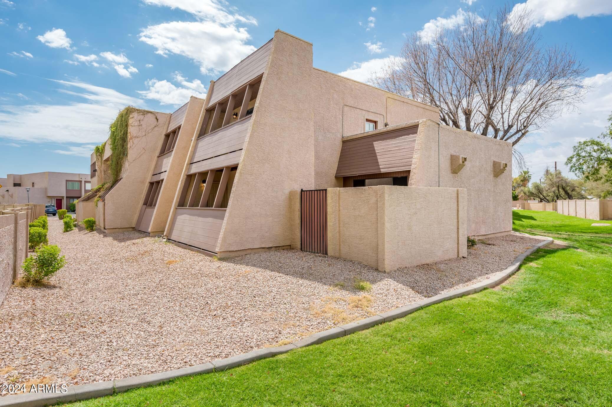 837 W 13TH Street