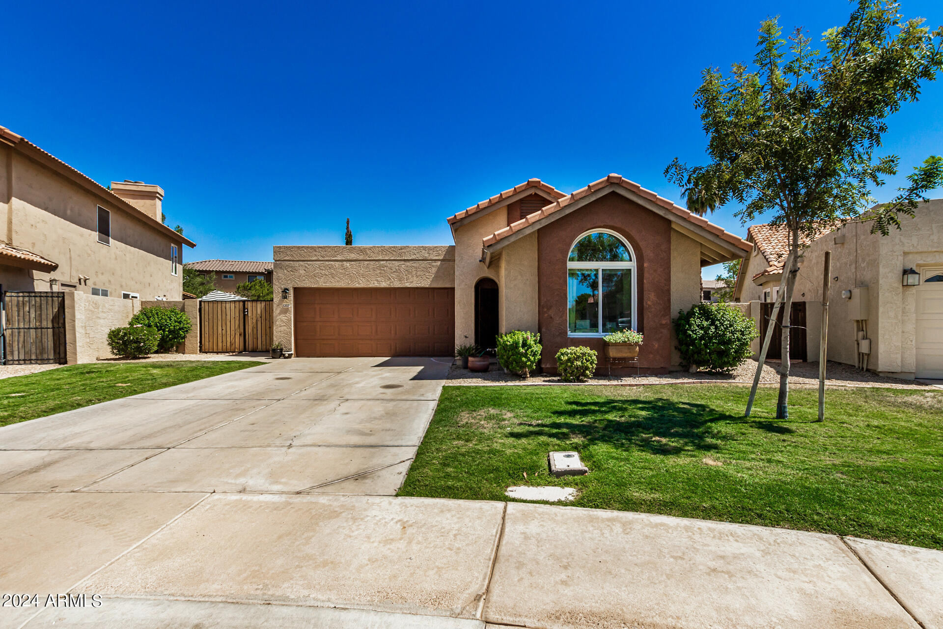 1207 W SEASCAPE Court