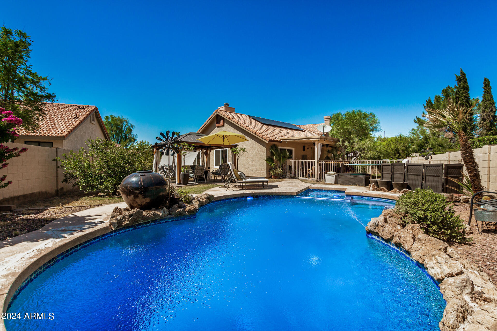 1207 W SEASCAPE Court