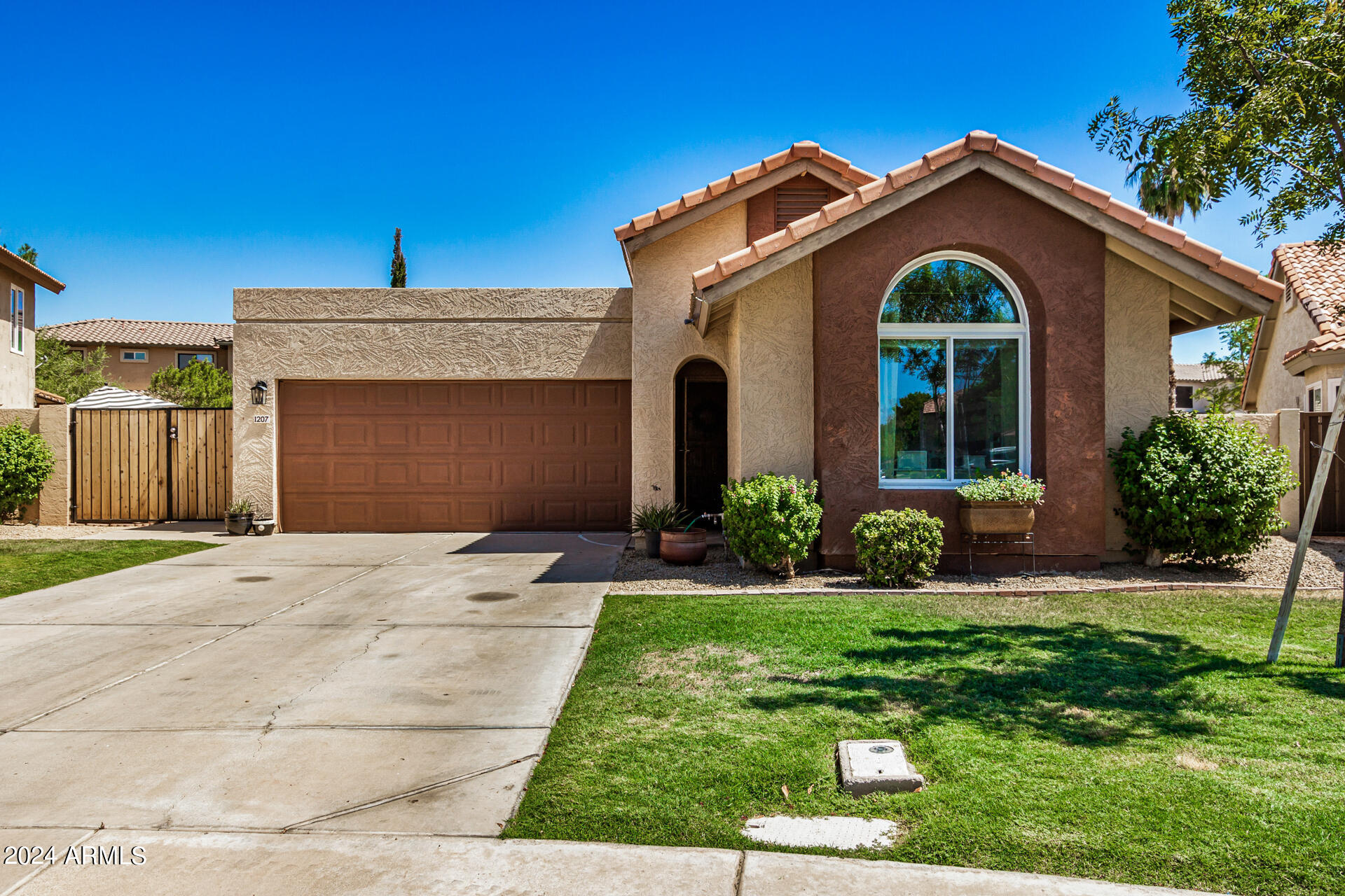 1207 W SEASCAPE Court