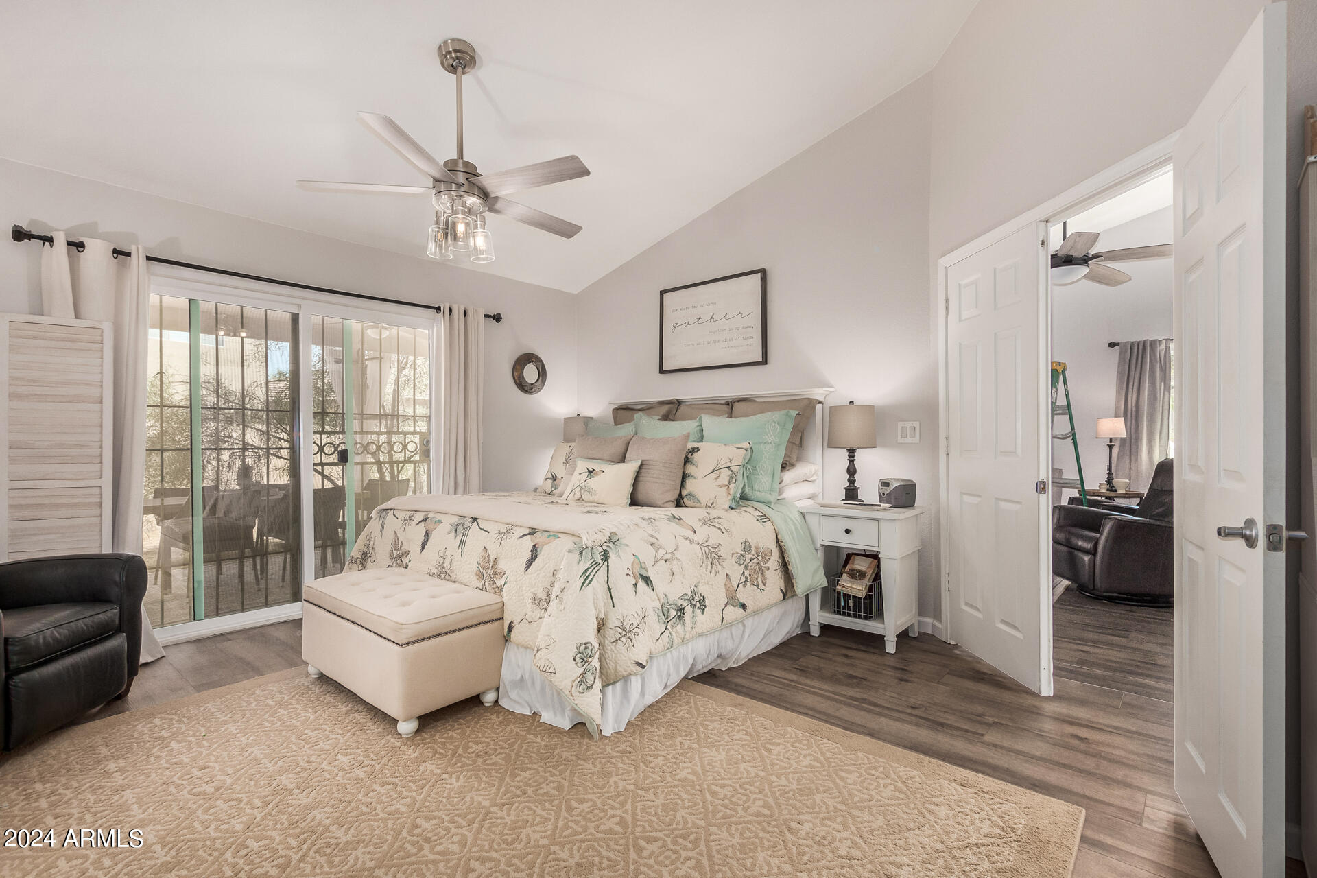 1207 W SEASCAPE Court