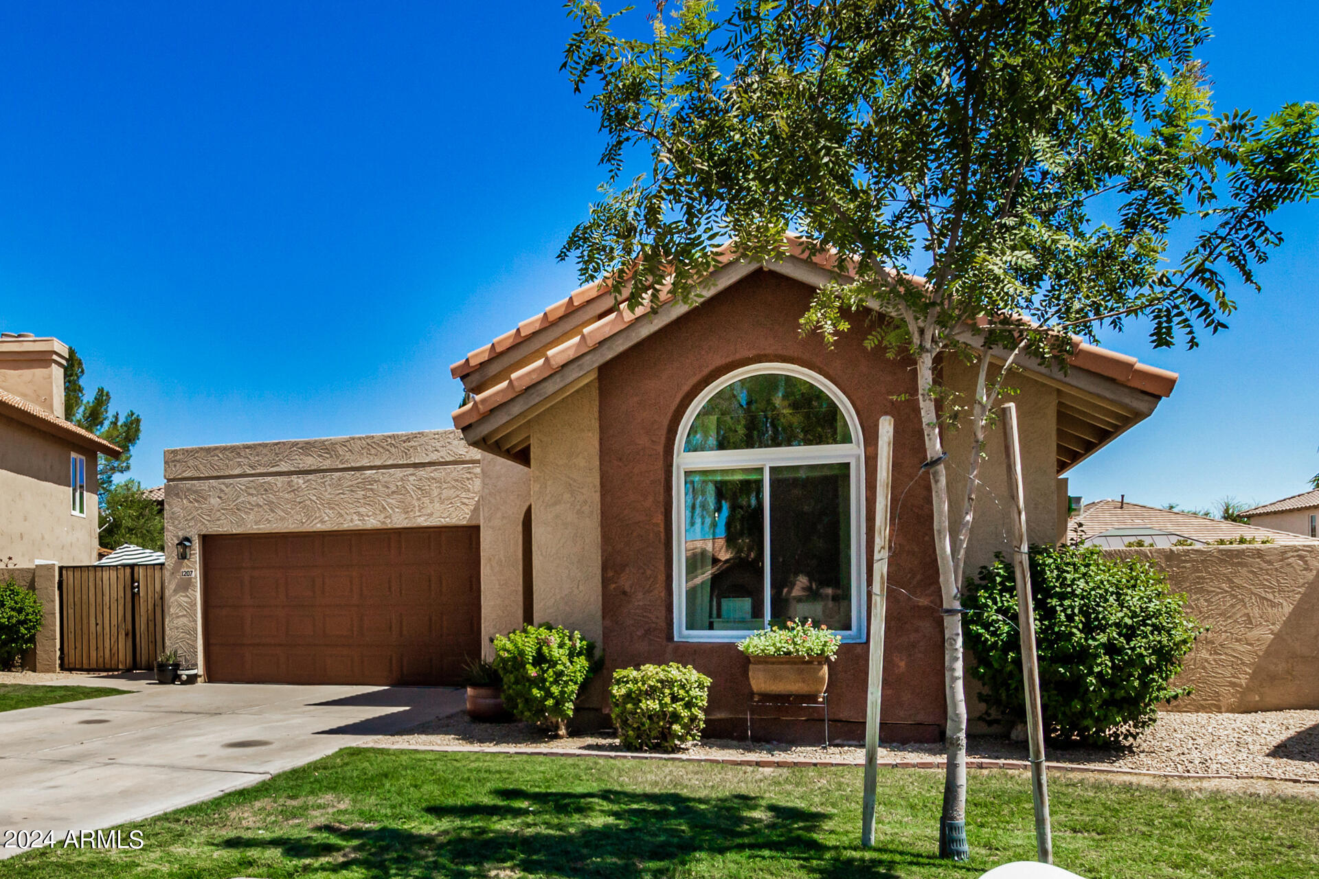 1207 W SEASCAPE Court
