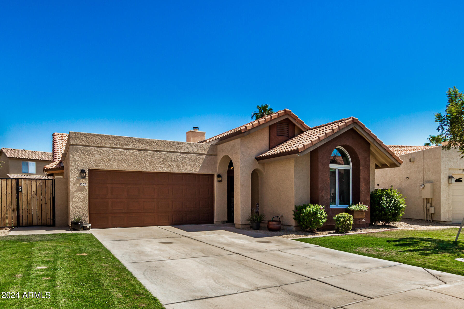 1207 W SEASCAPE Court