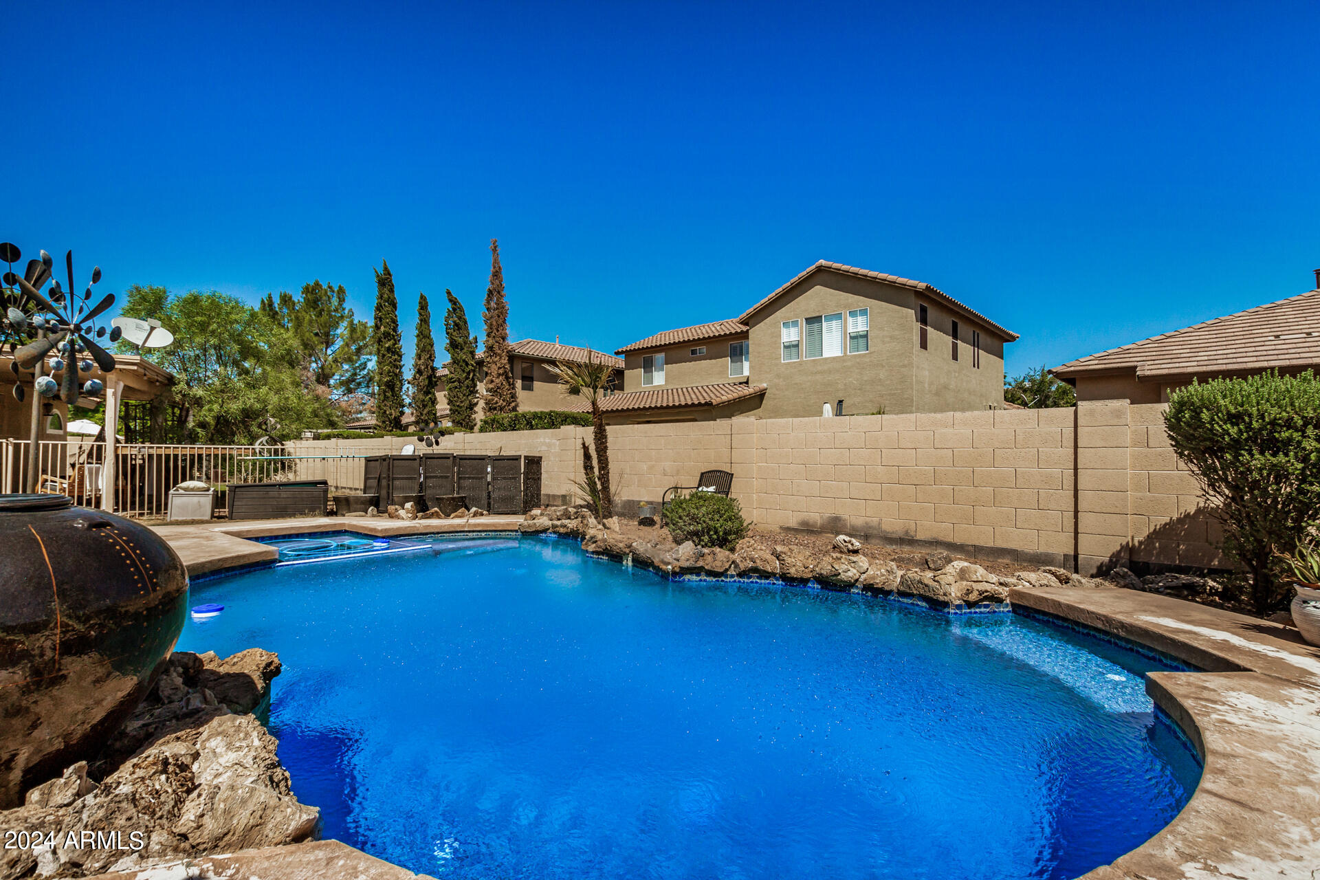 1207 W SEASCAPE Court