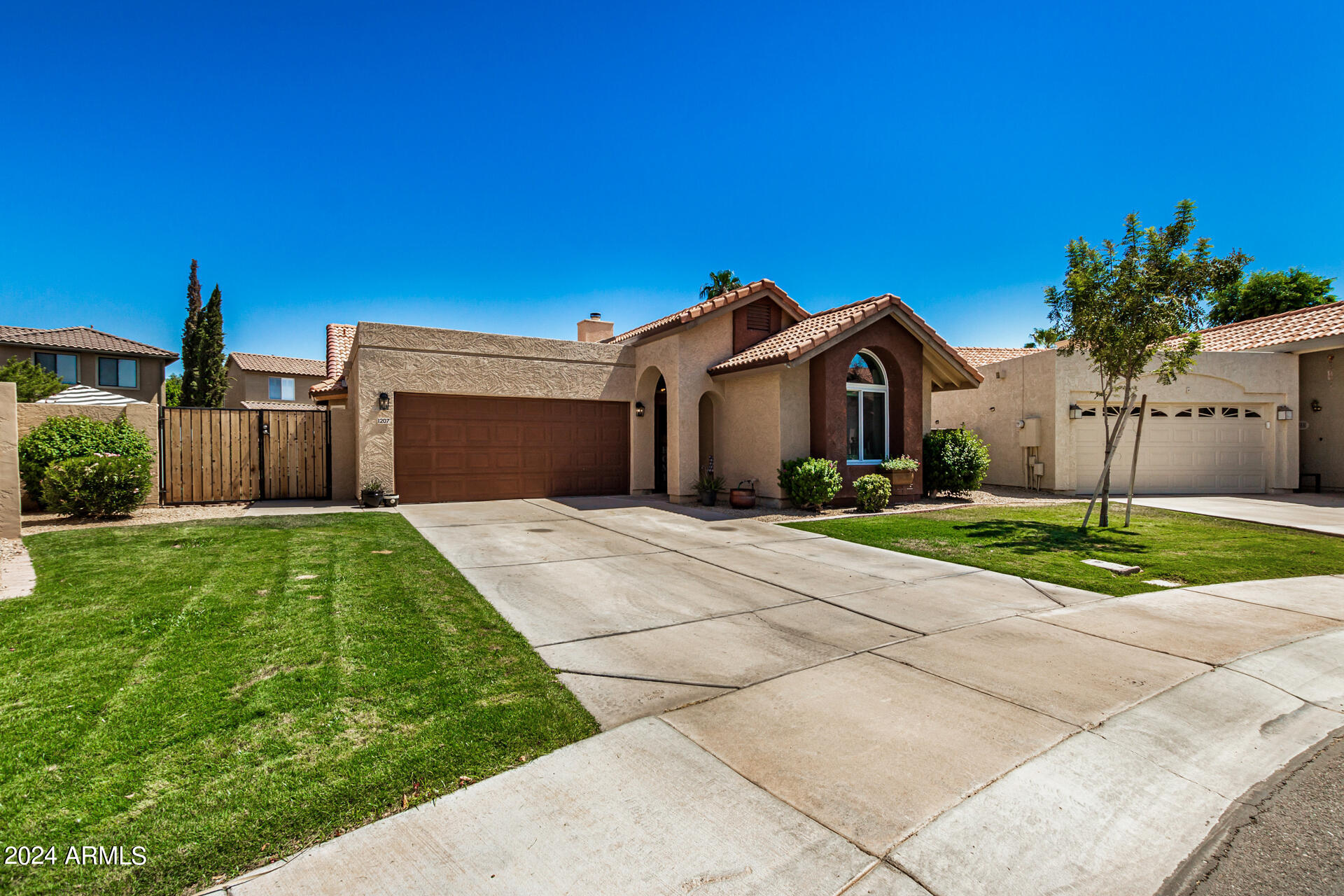 1207 W SEASCAPE Court