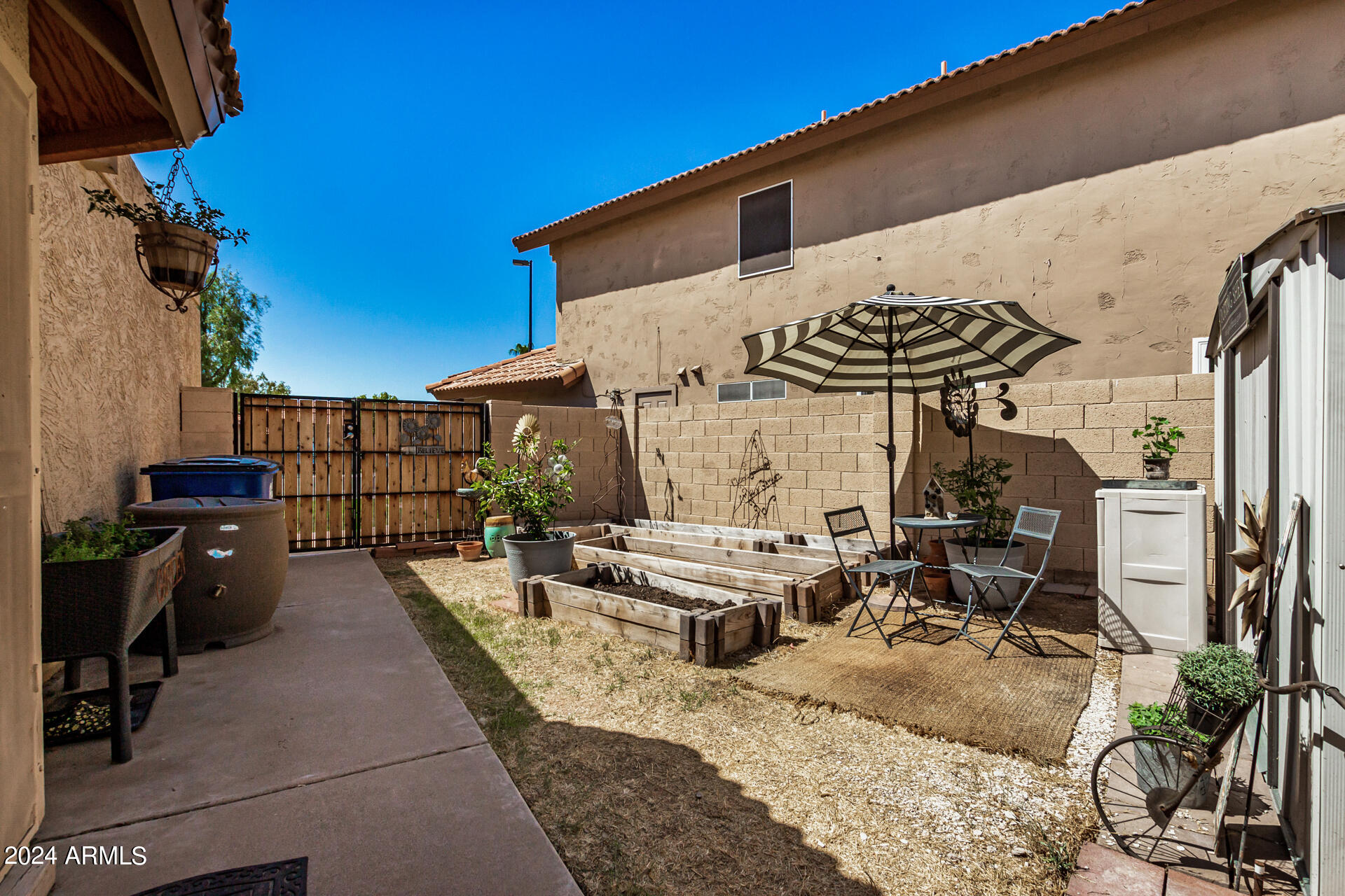 1207 W SEASCAPE Court