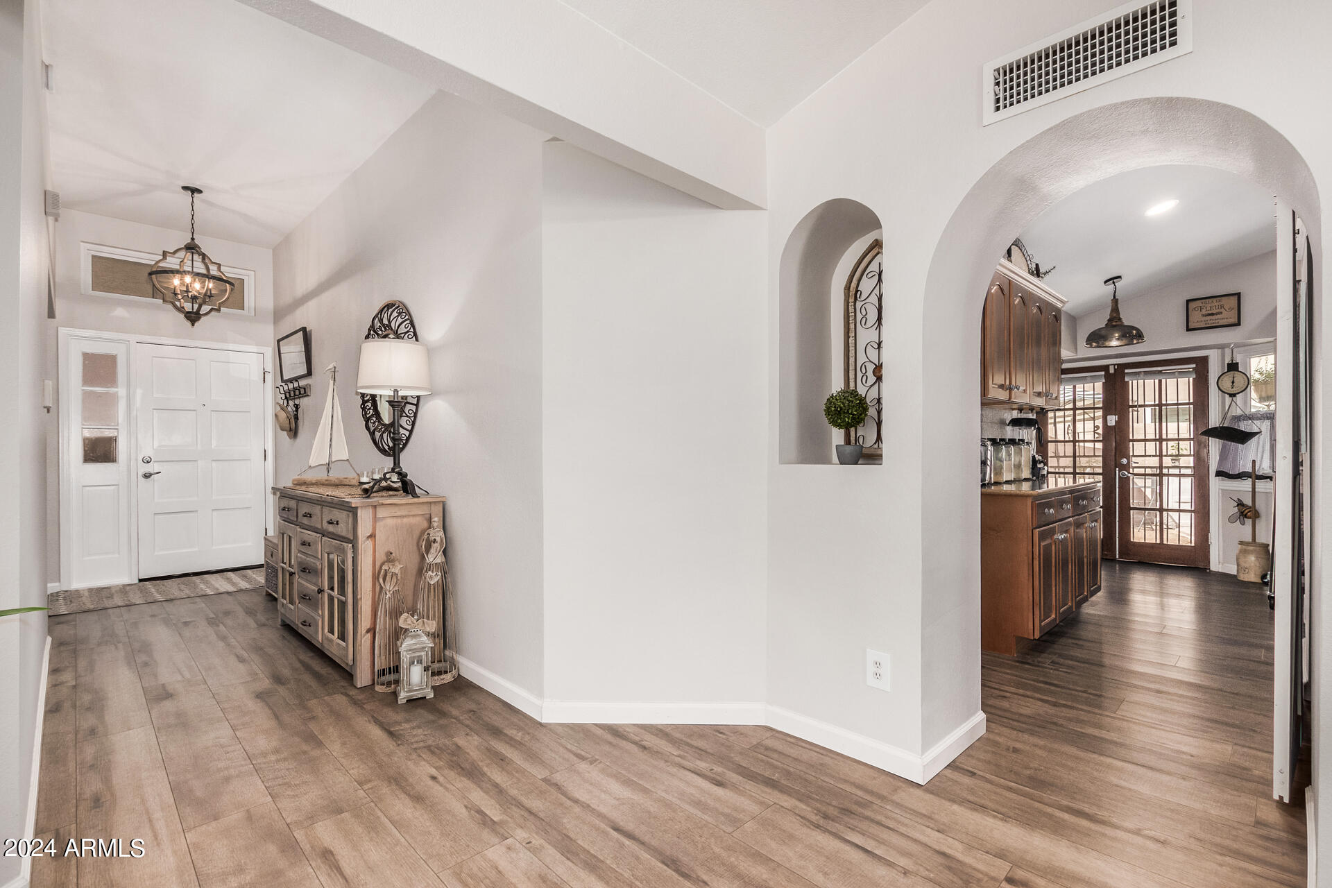 1207 W SEASCAPE Court