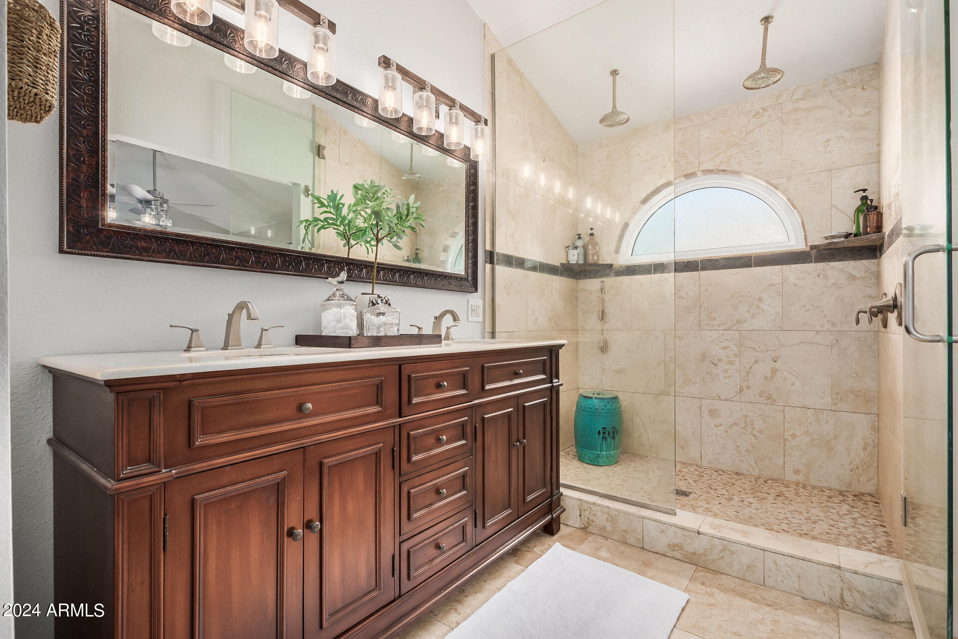 1207 W SEASCAPE Court
