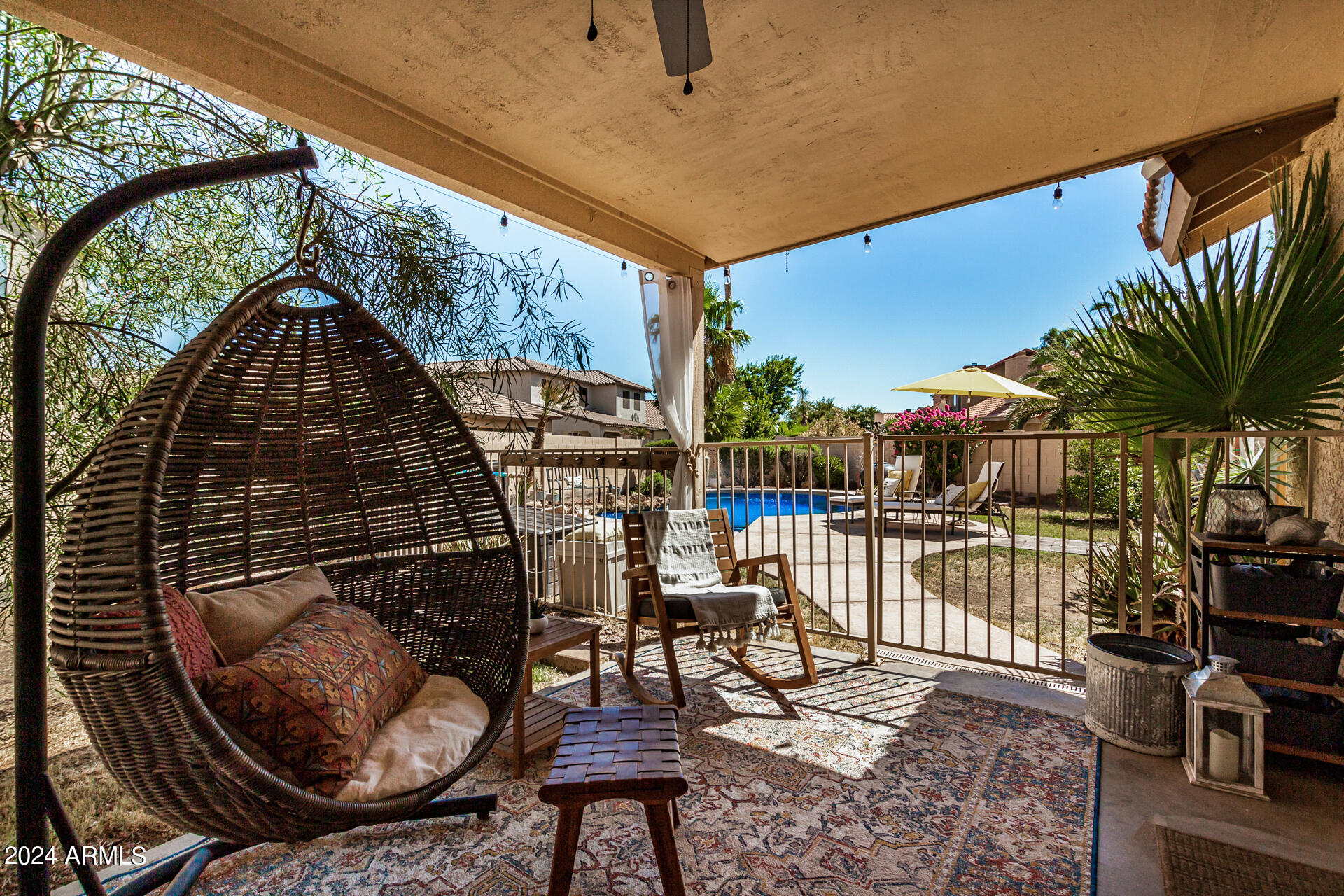 1207 W SEASCAPE Court