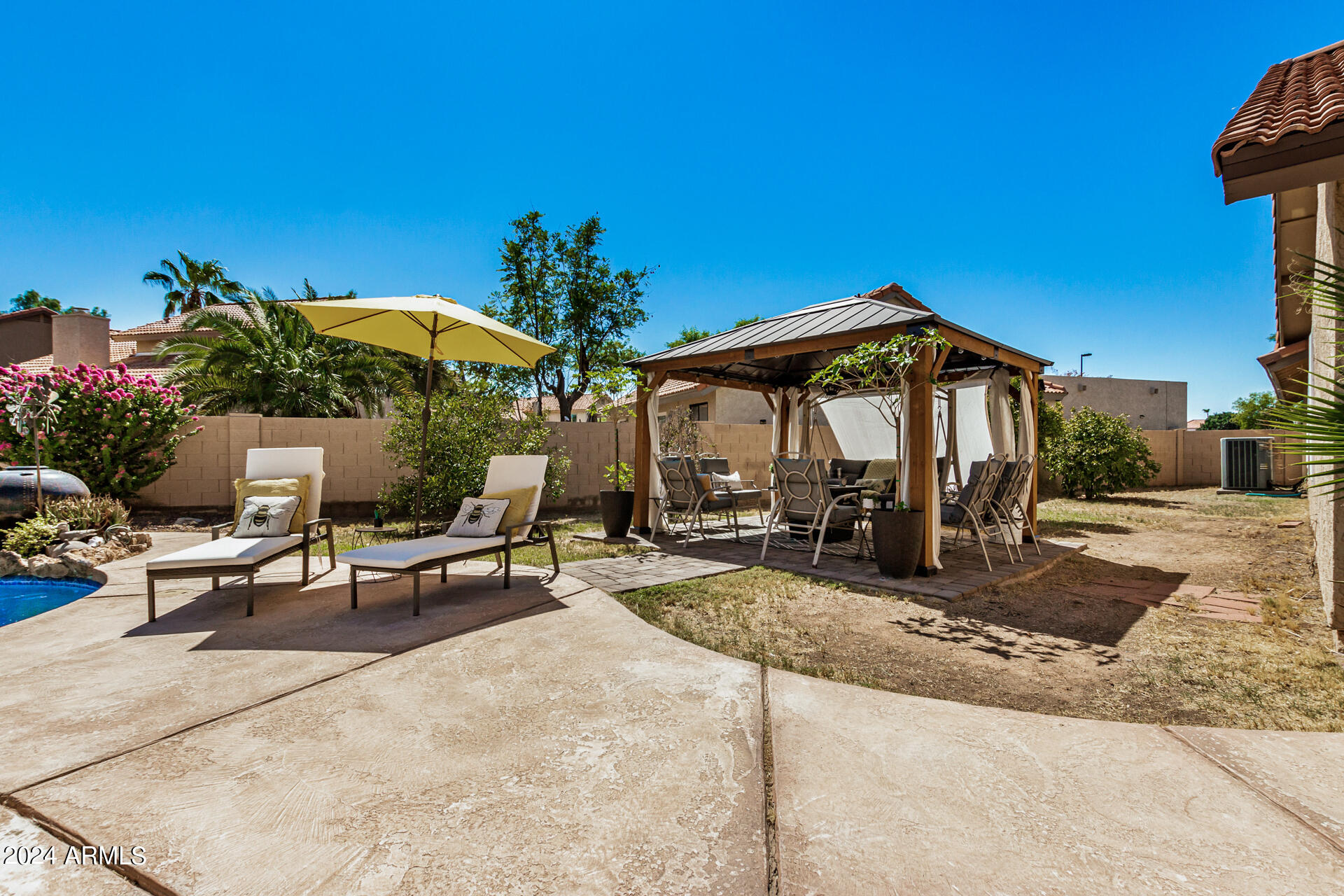 1207 W SEASCAPE Court