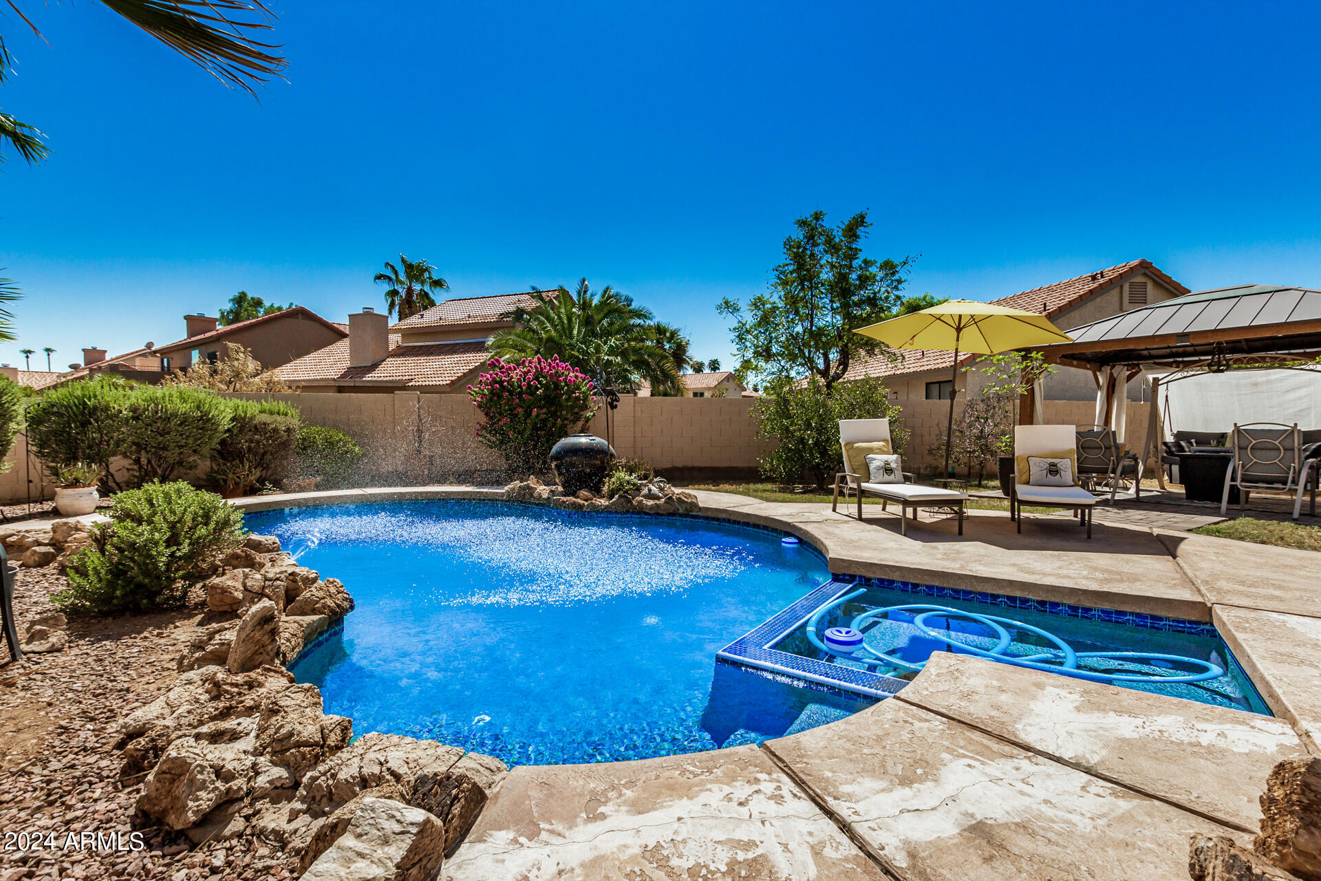 1207 W SEASCAPE Court