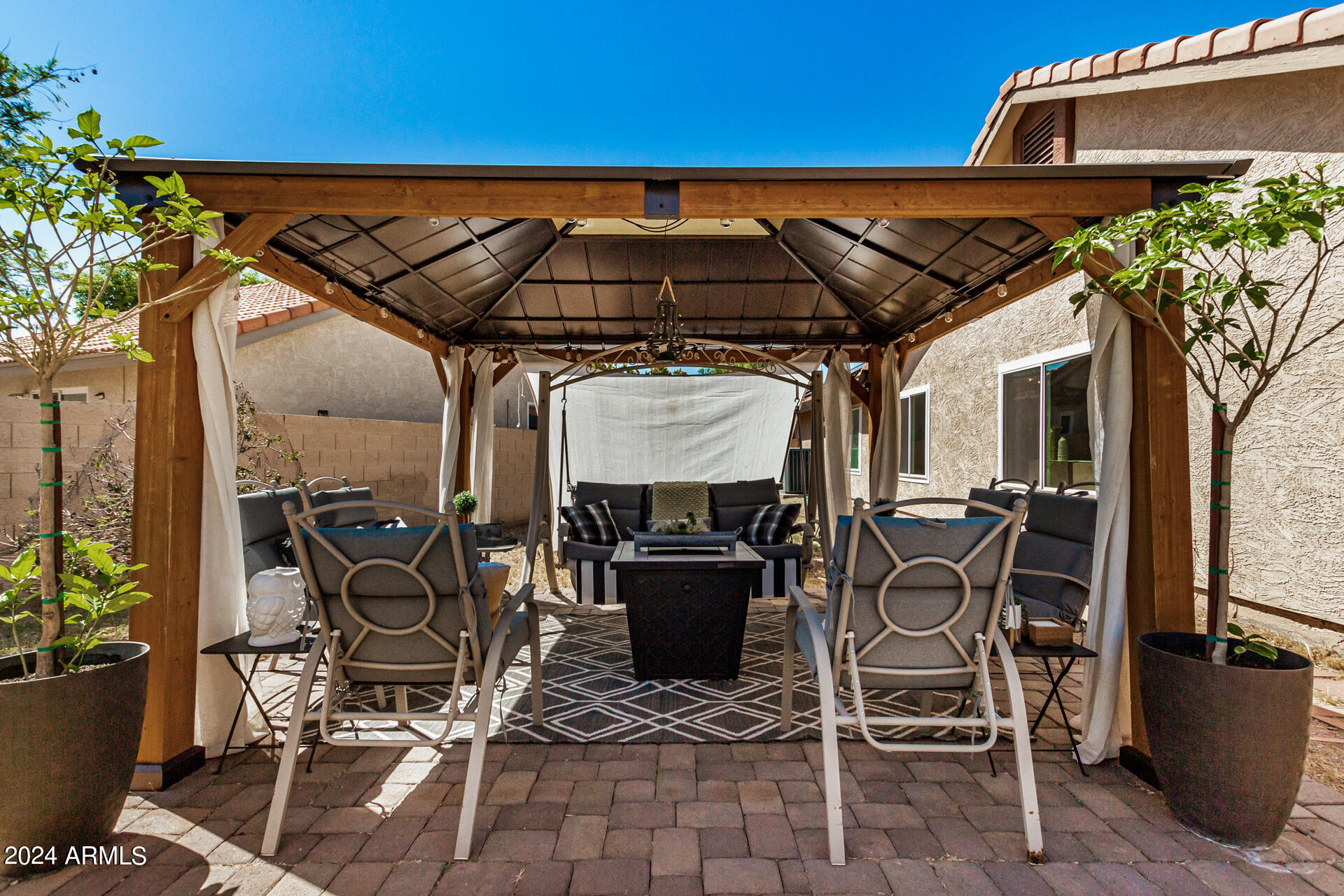 1207 W SEASCAPE Court