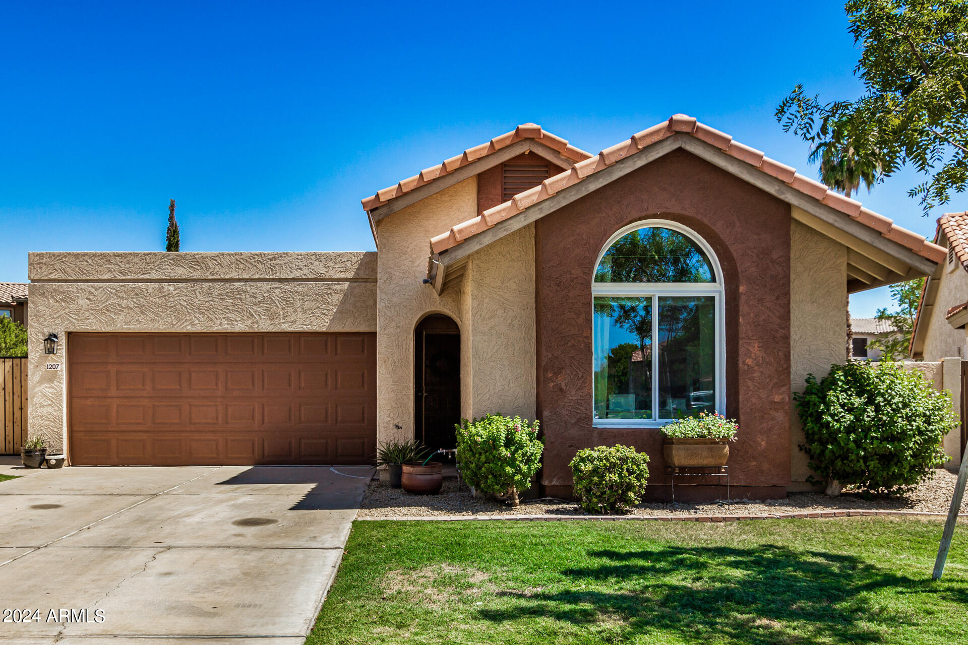 1207 W SEASCAPE Court