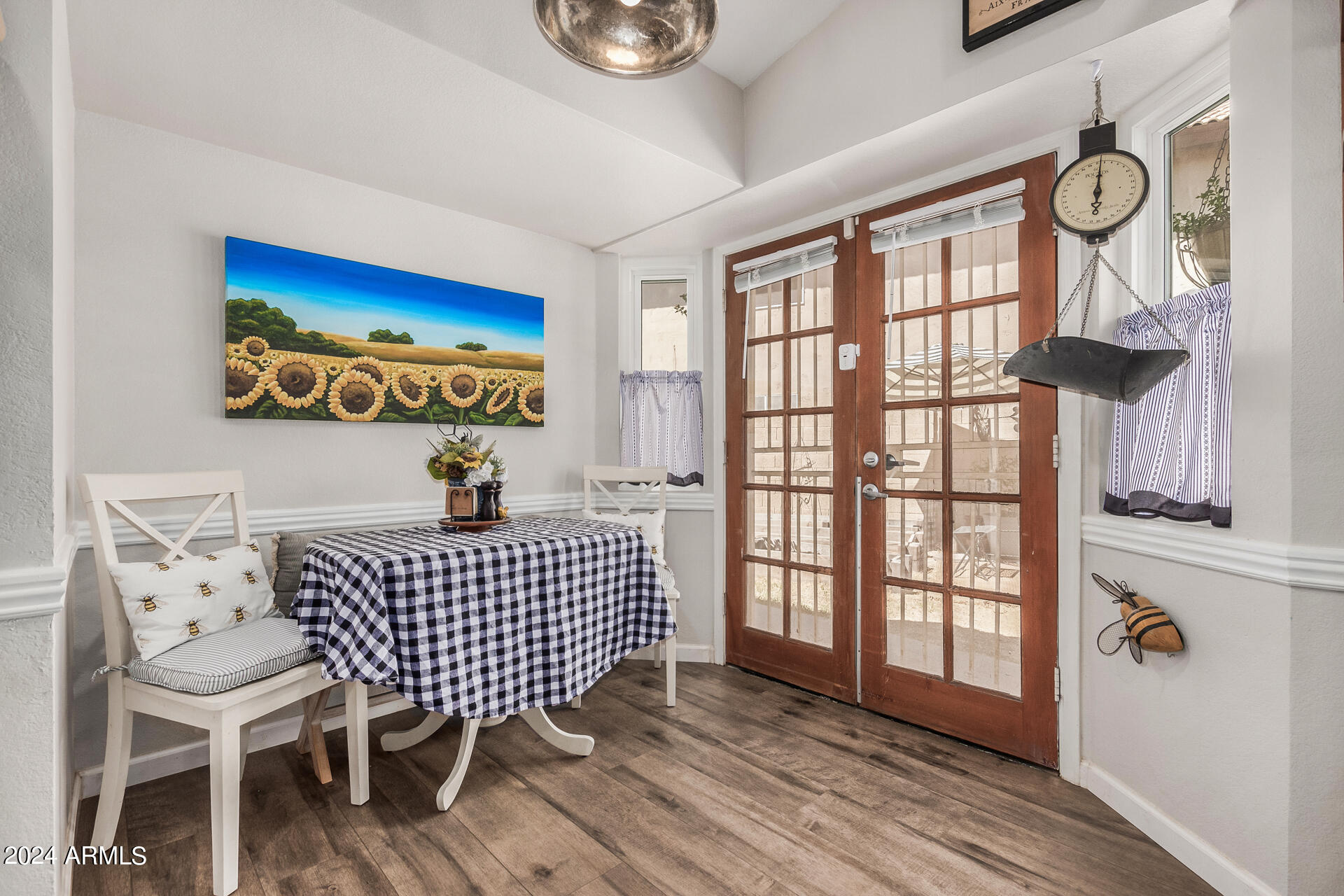 1207 W SEASCAPE Court