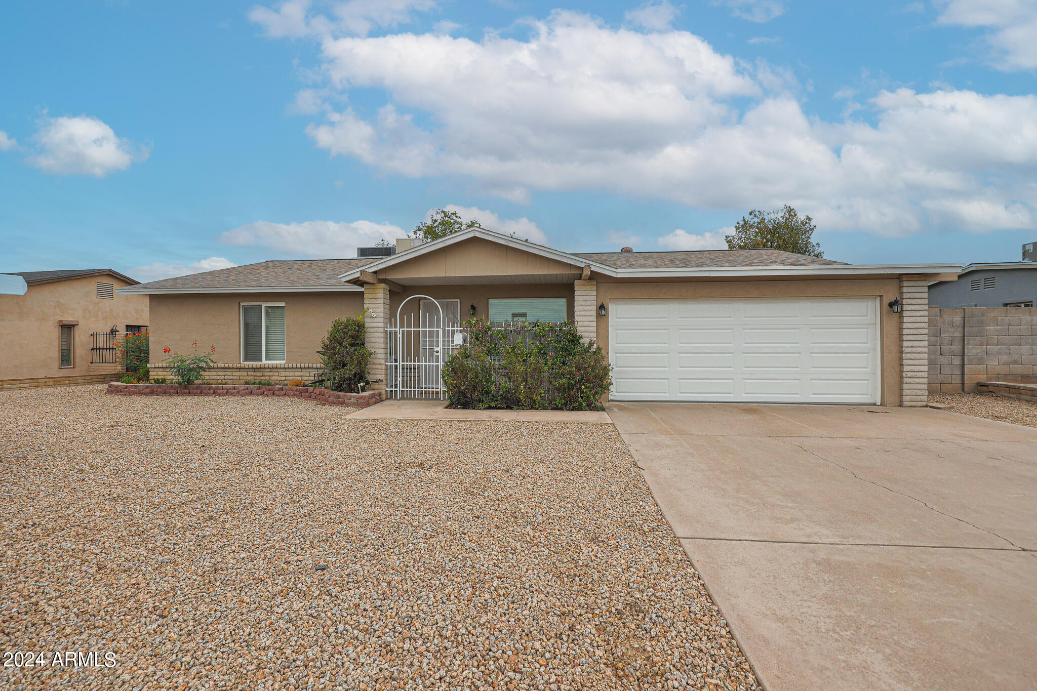 3443 E PARADISE Drive