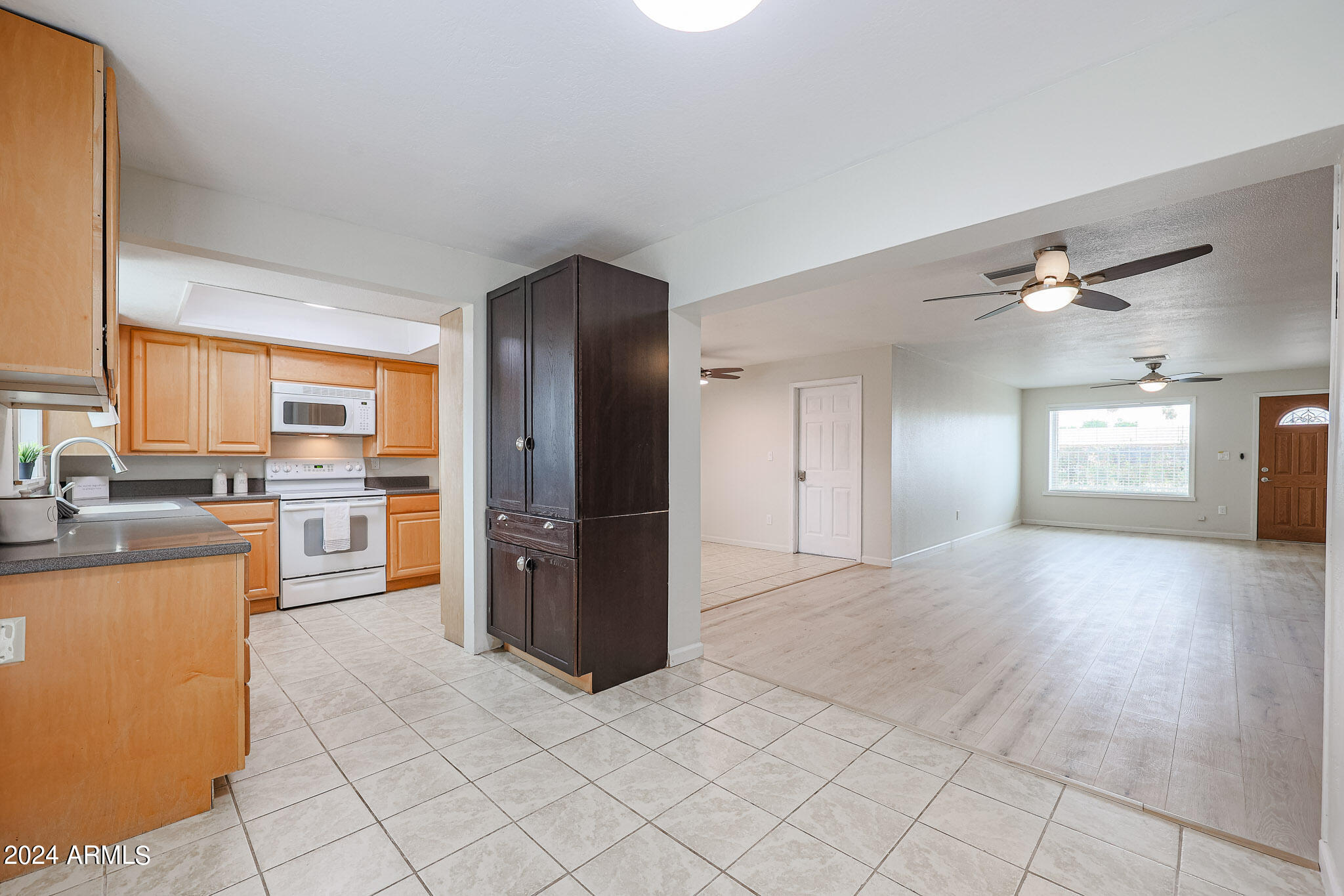 3443 E PARADISE Drive