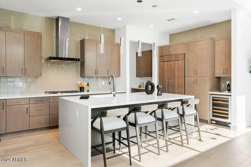 100 W NORTHERN Avenue, 11