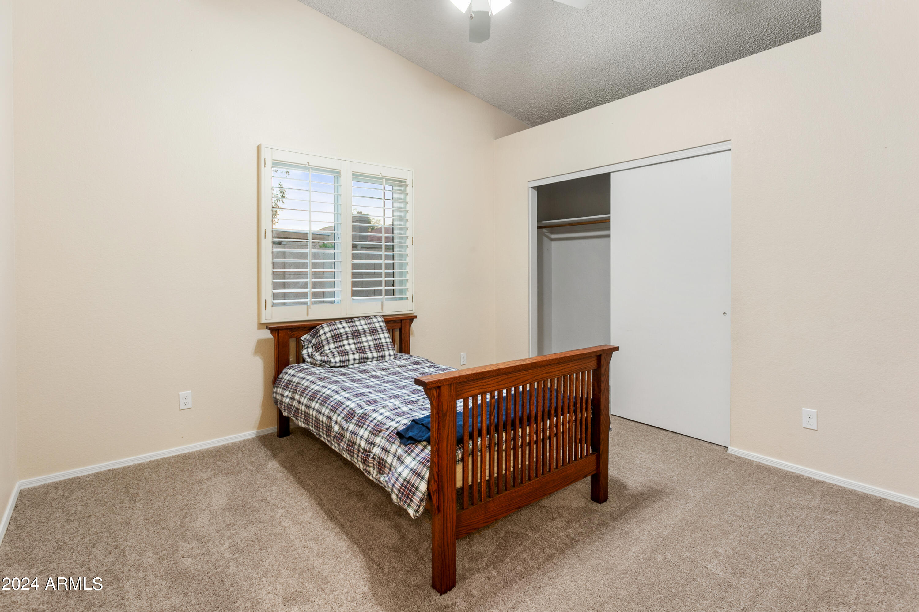 3706 E DESERT FLOWER Lane