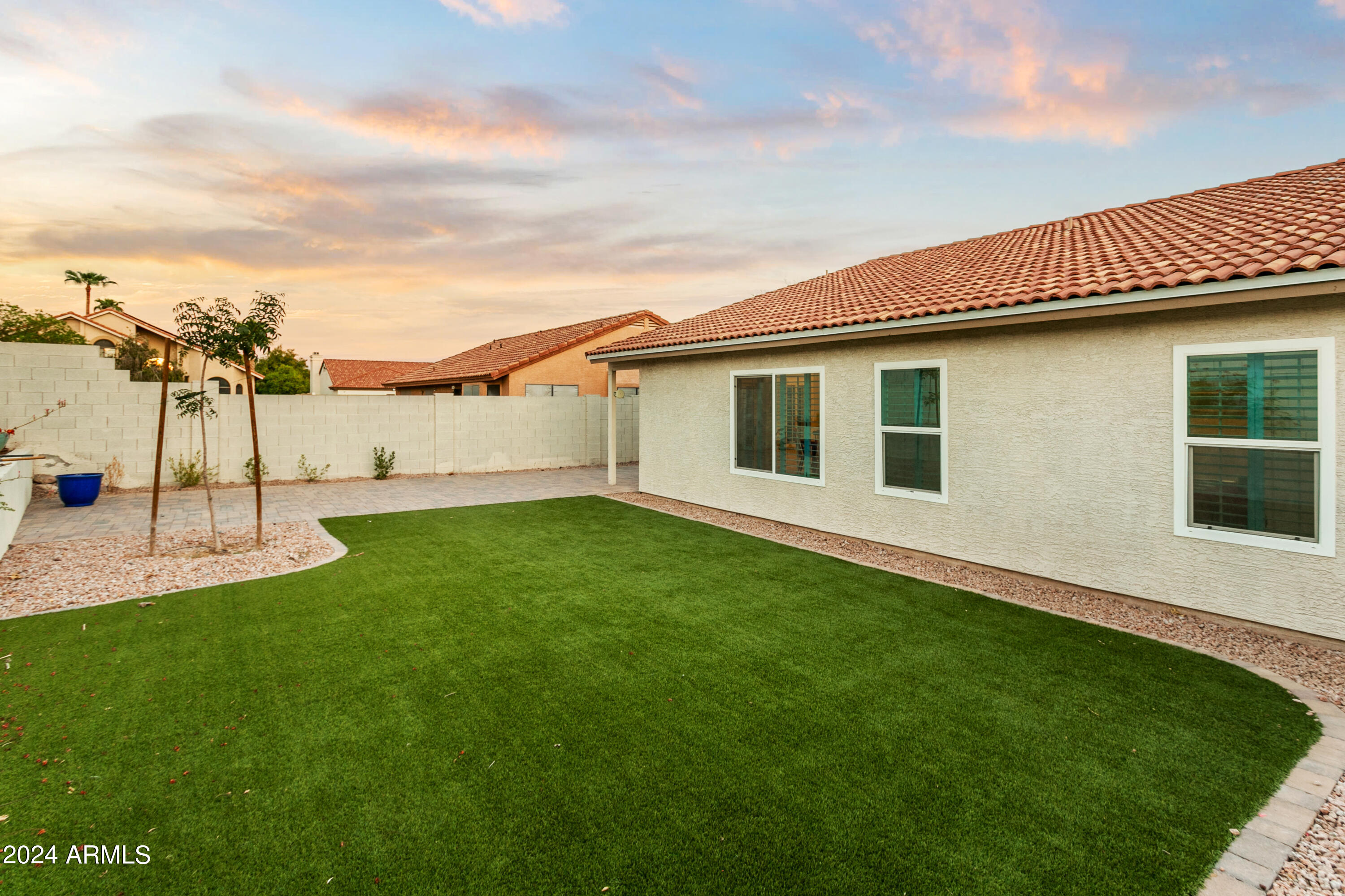 3706 E DESERT FLOWER Lane