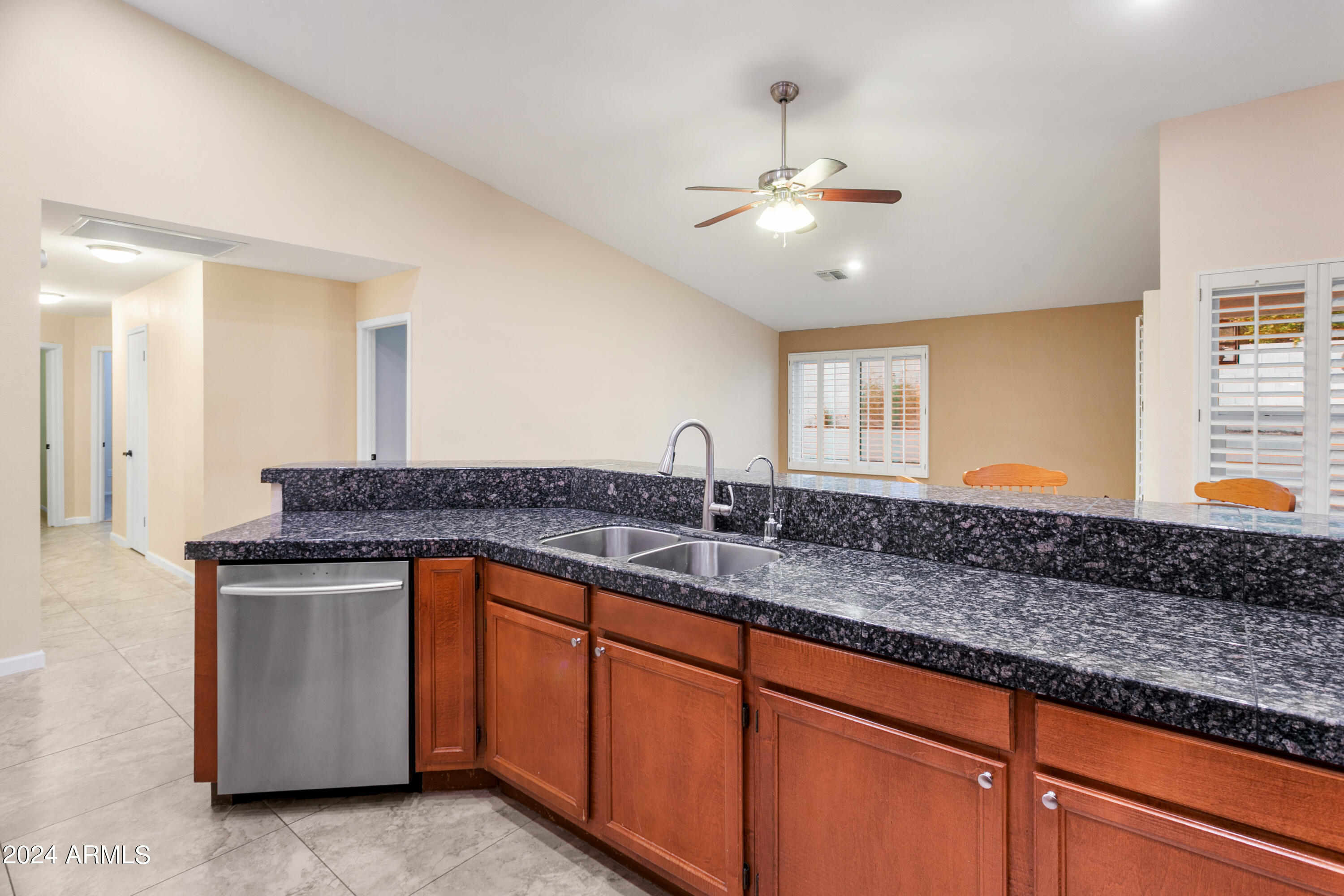 3706 E DESERT FLOWER Lane