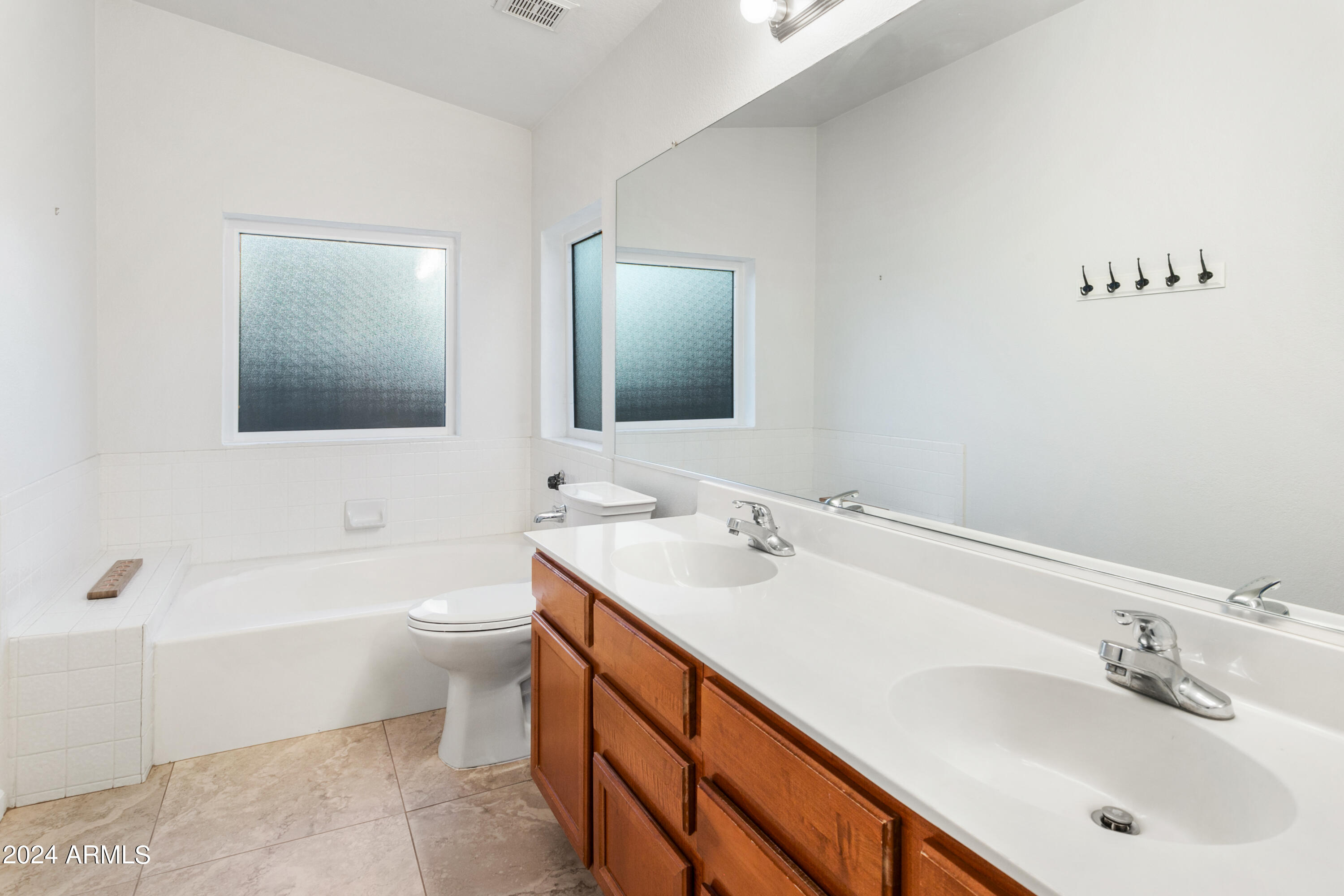 3706 E DESERT FLOWER Lane